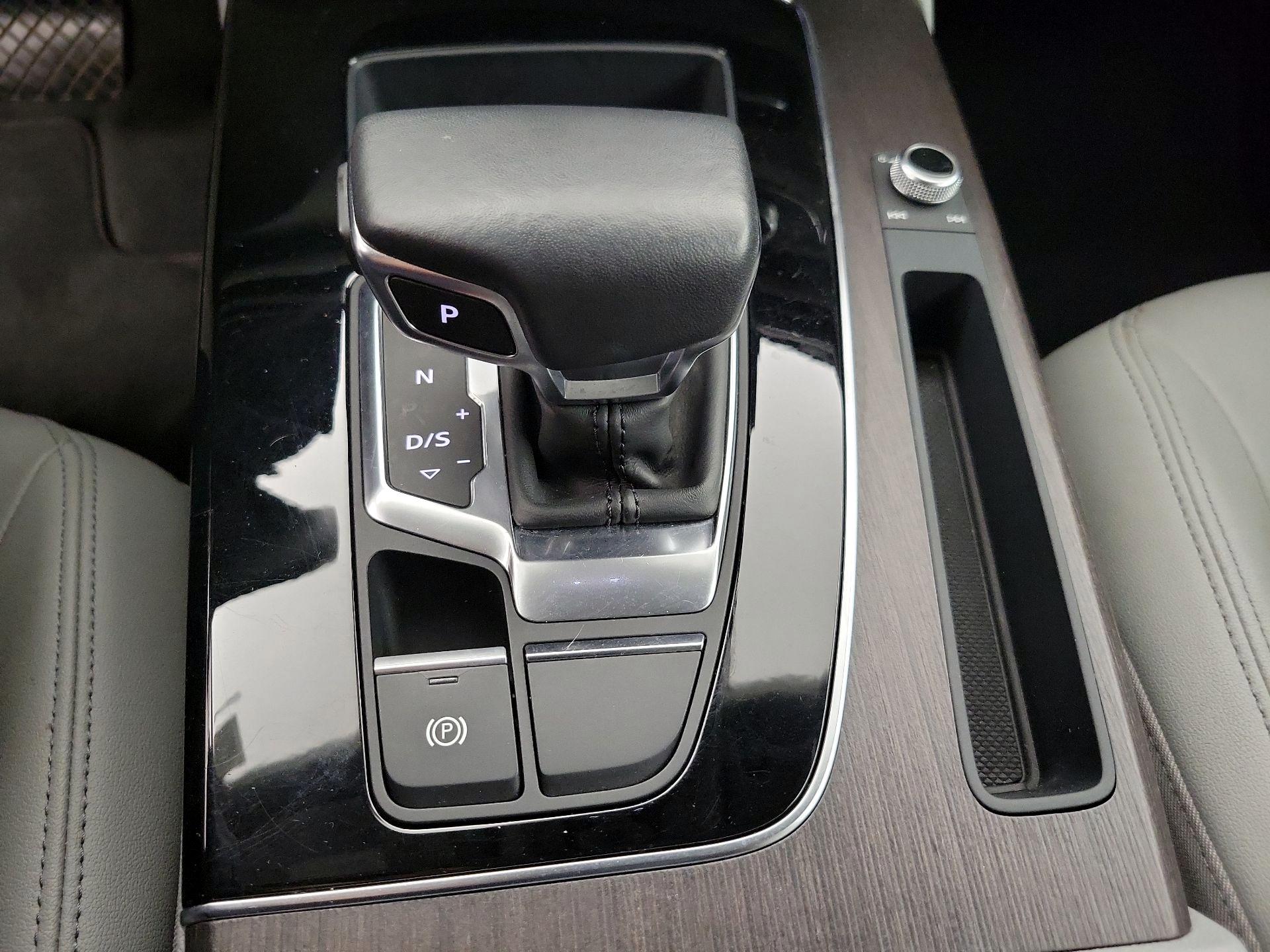 Thumbnail: 2023 Audi Q5 - 17