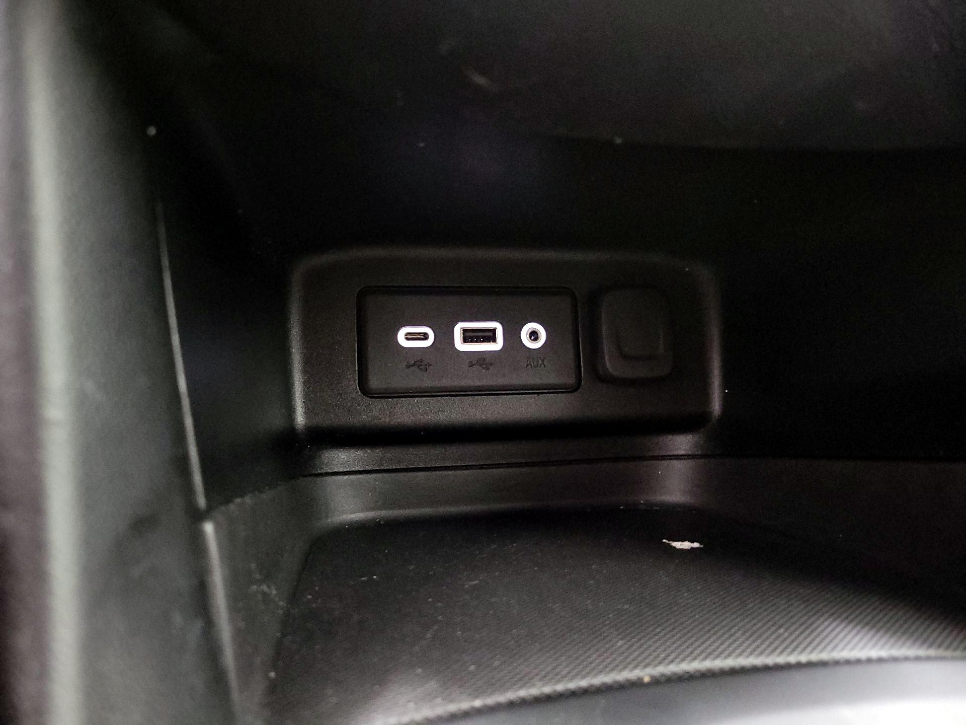 Thumbnail: 2020 Chevrolet Equinox - 18