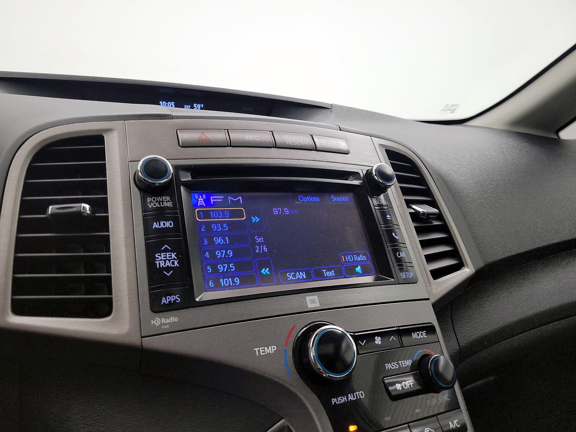 Thumbnail: 2014 Toyota Venza - 15