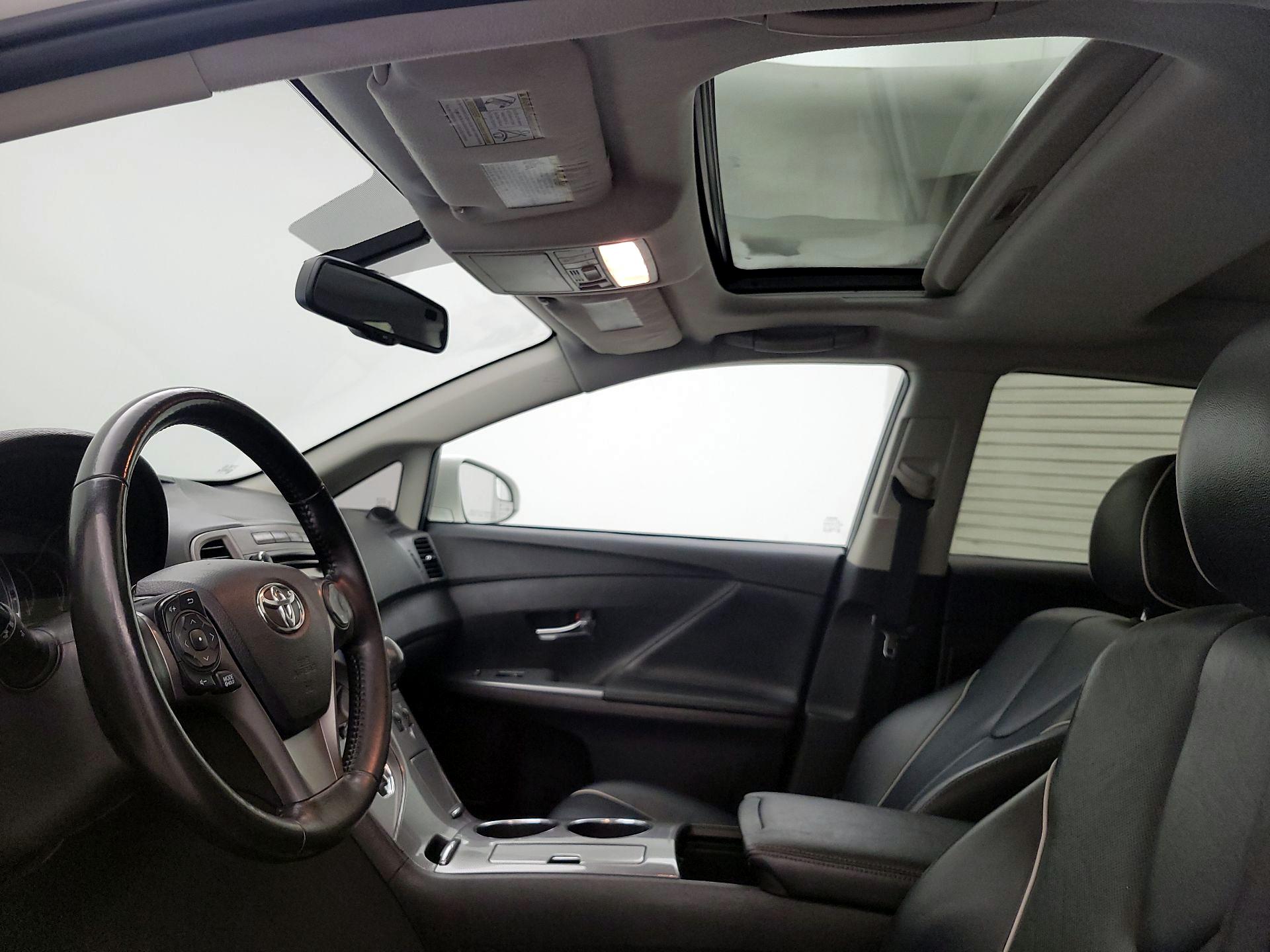 Thumbnail: 2014 Toyota Venza - 19