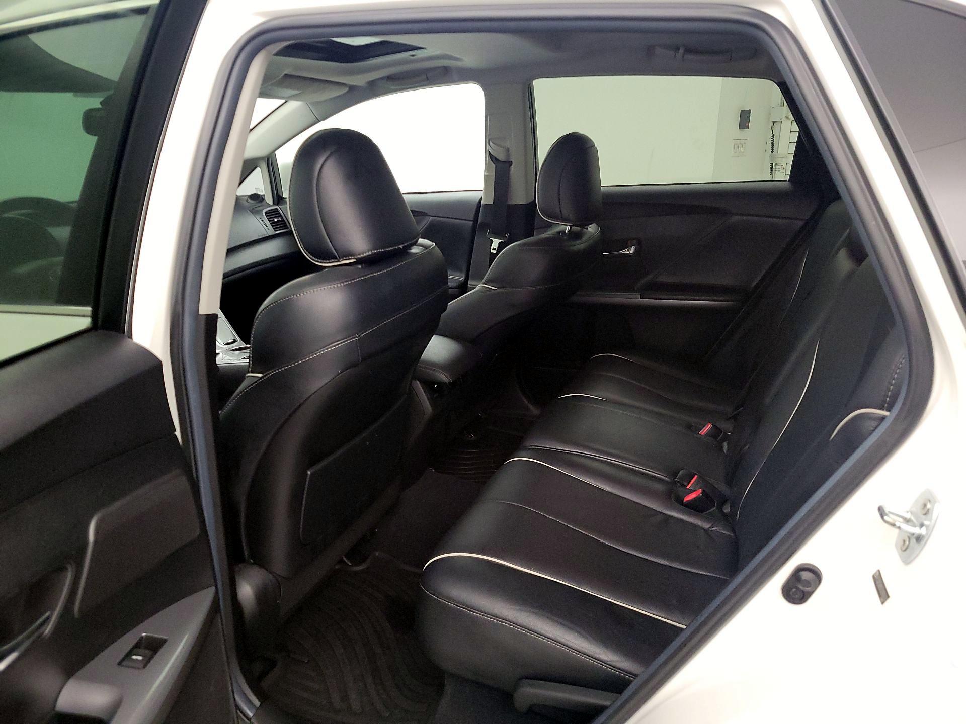 Thumbnail: 2014 Toyota Venza - 20