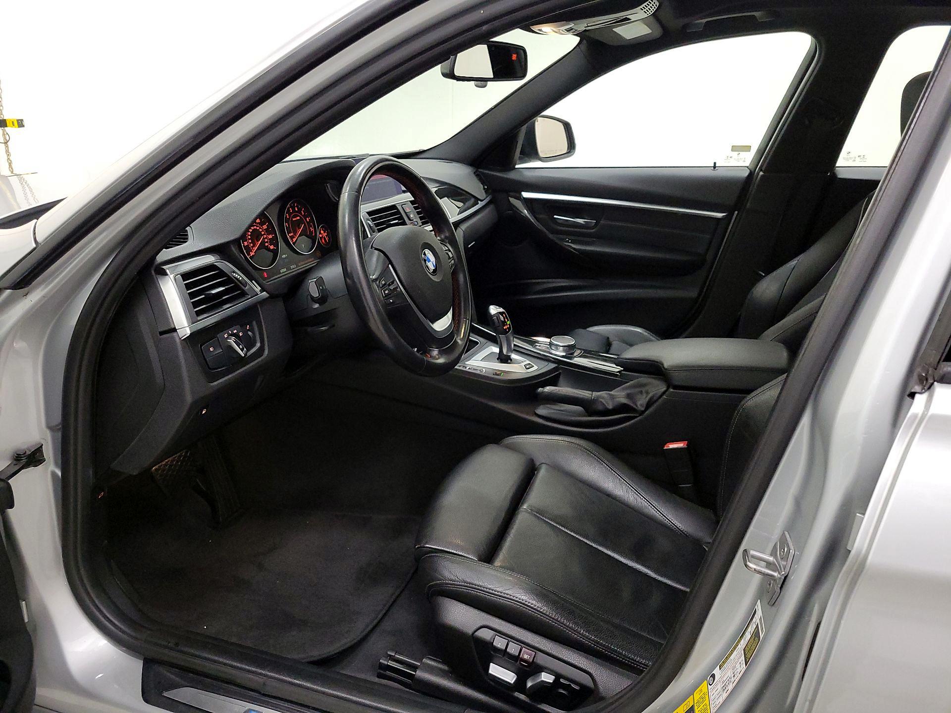 Thumbnail: 2018 BMW 3 Series - 11