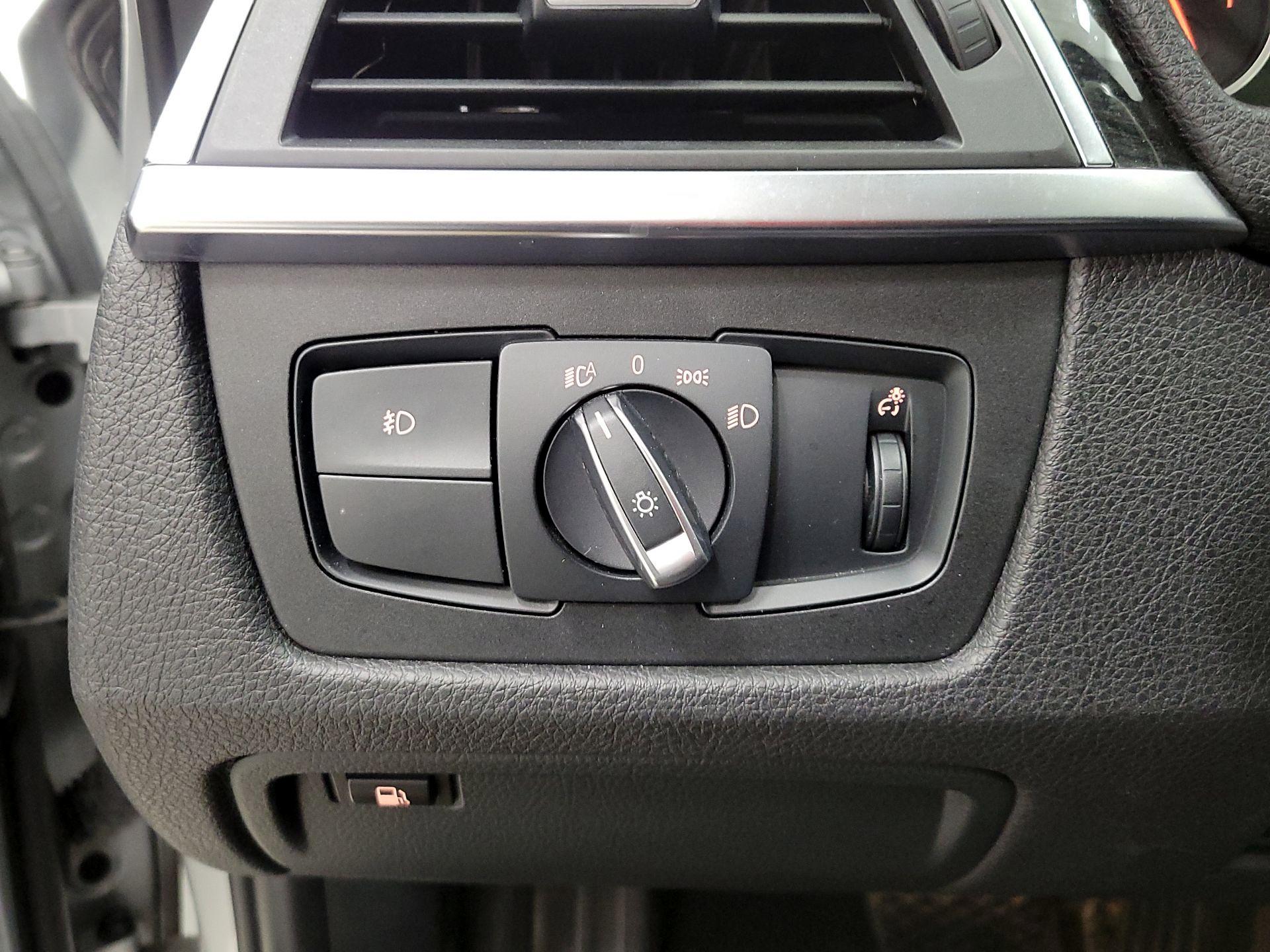 Thumbnail: 2018 BMW 3 Series - 13