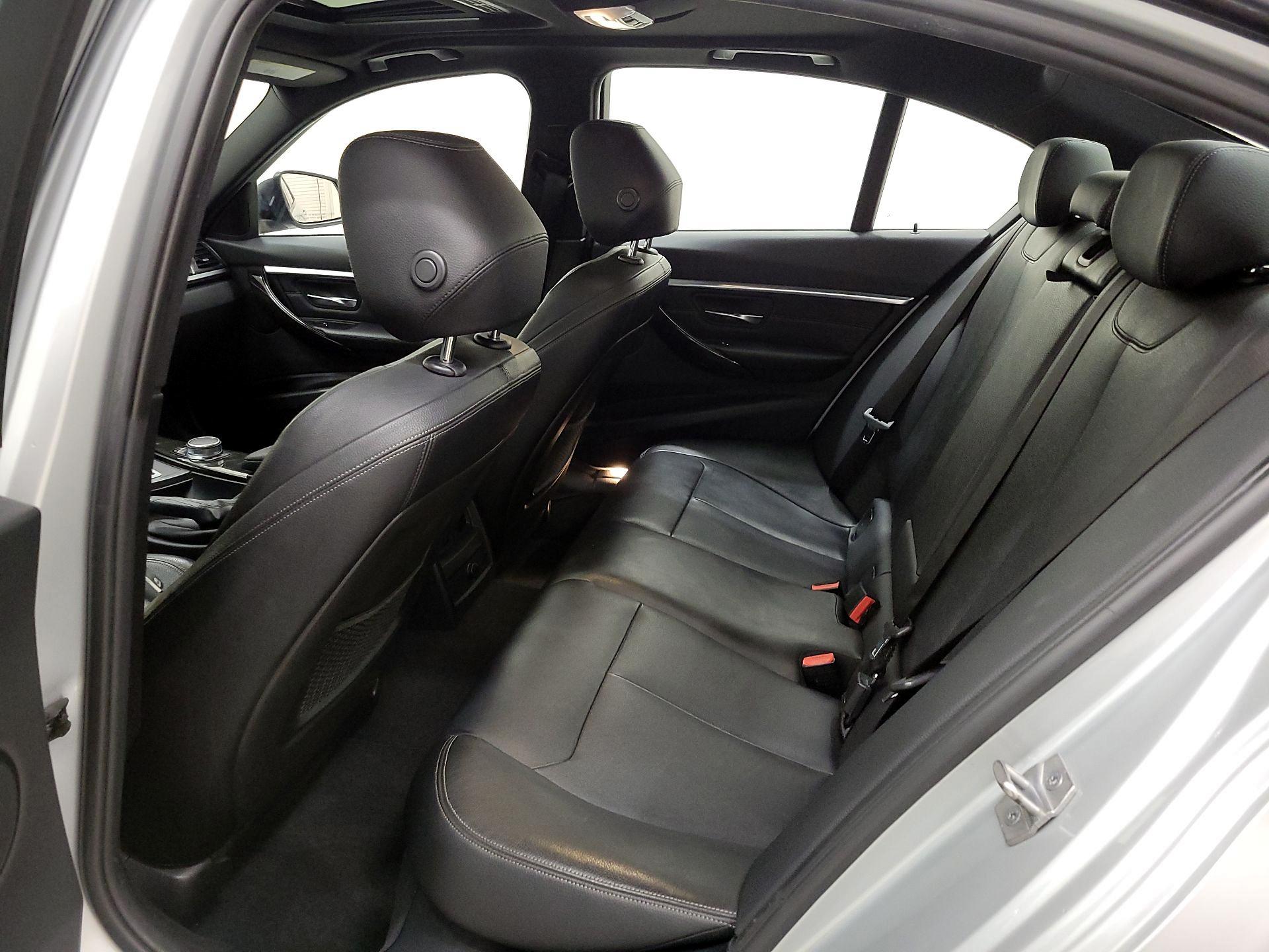 Thumbnail: 2018 BMW 3 Series - 20