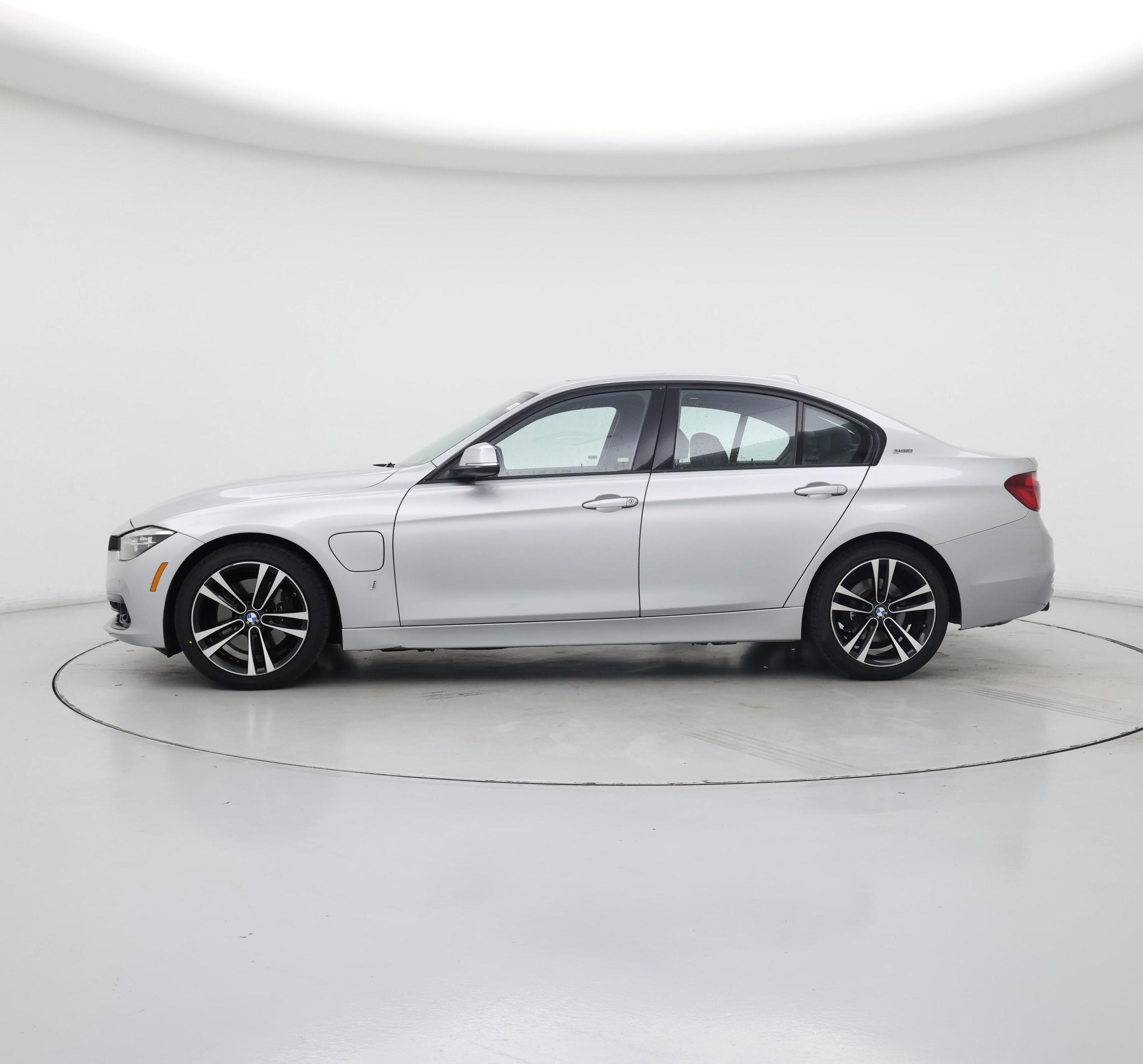 Thumbnail: 2018 BMW 3 Series - 3