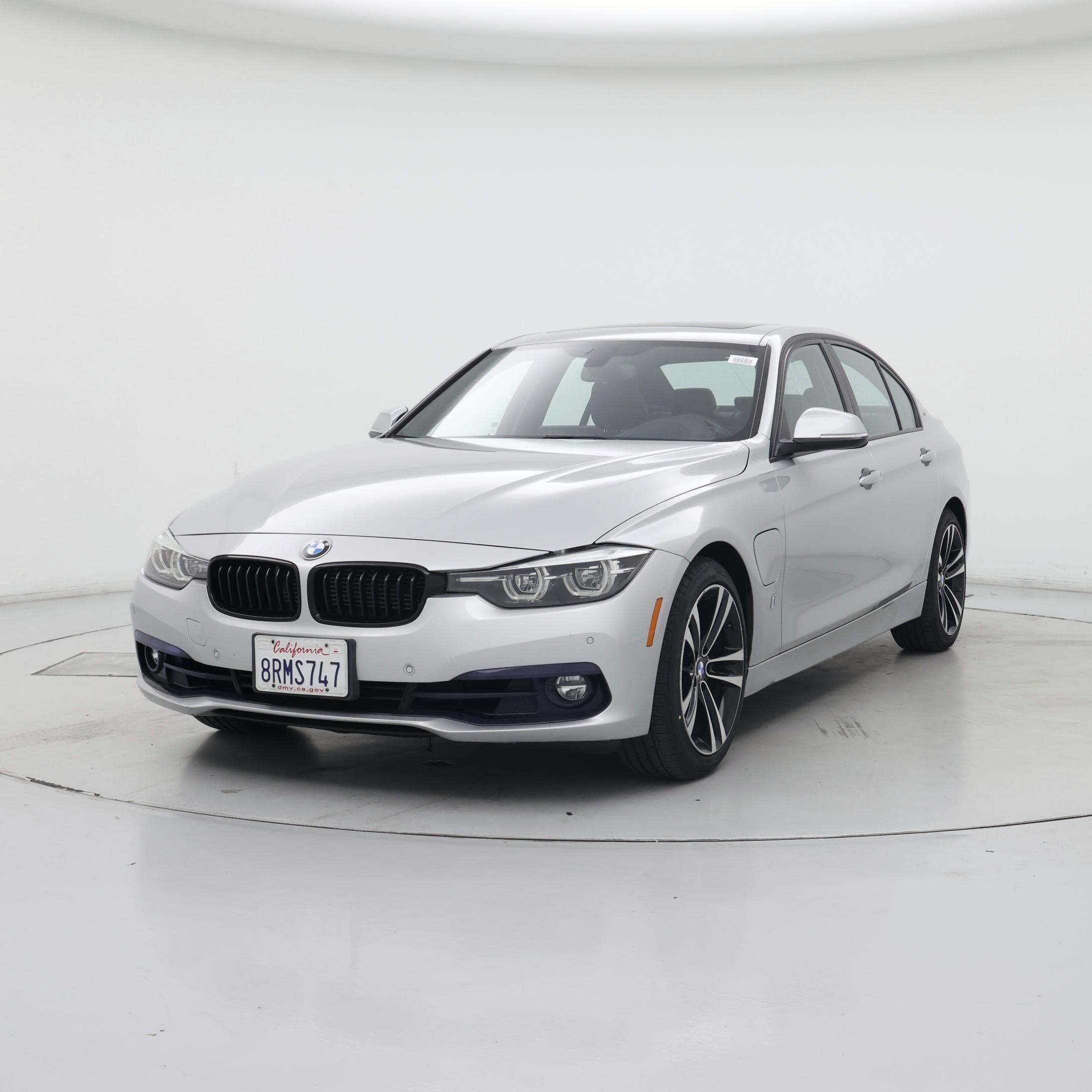 Thumbnail: 2018 BMW 3 Series - 4