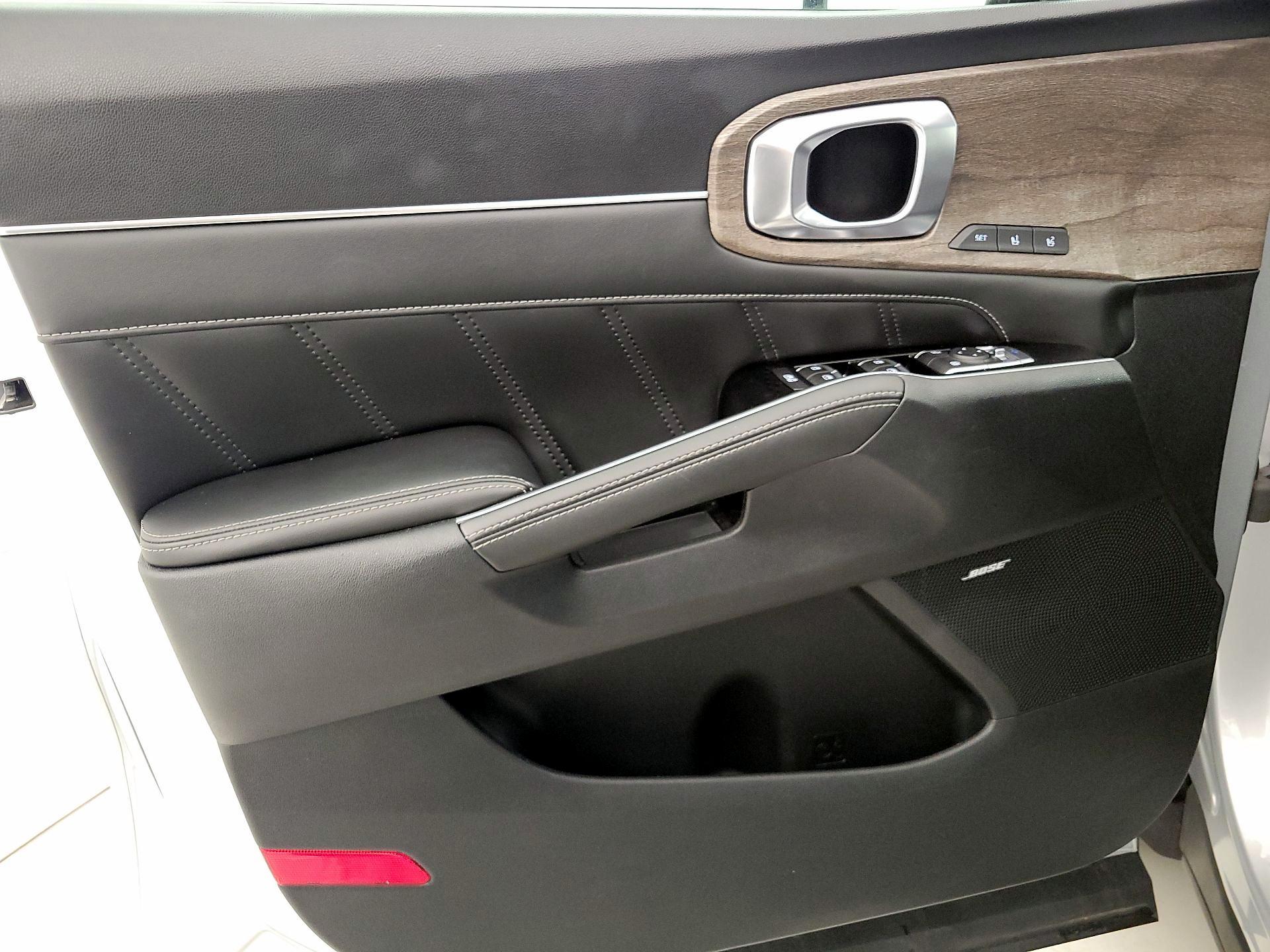 Thumbnail: 2022 Kia Sorento - 12