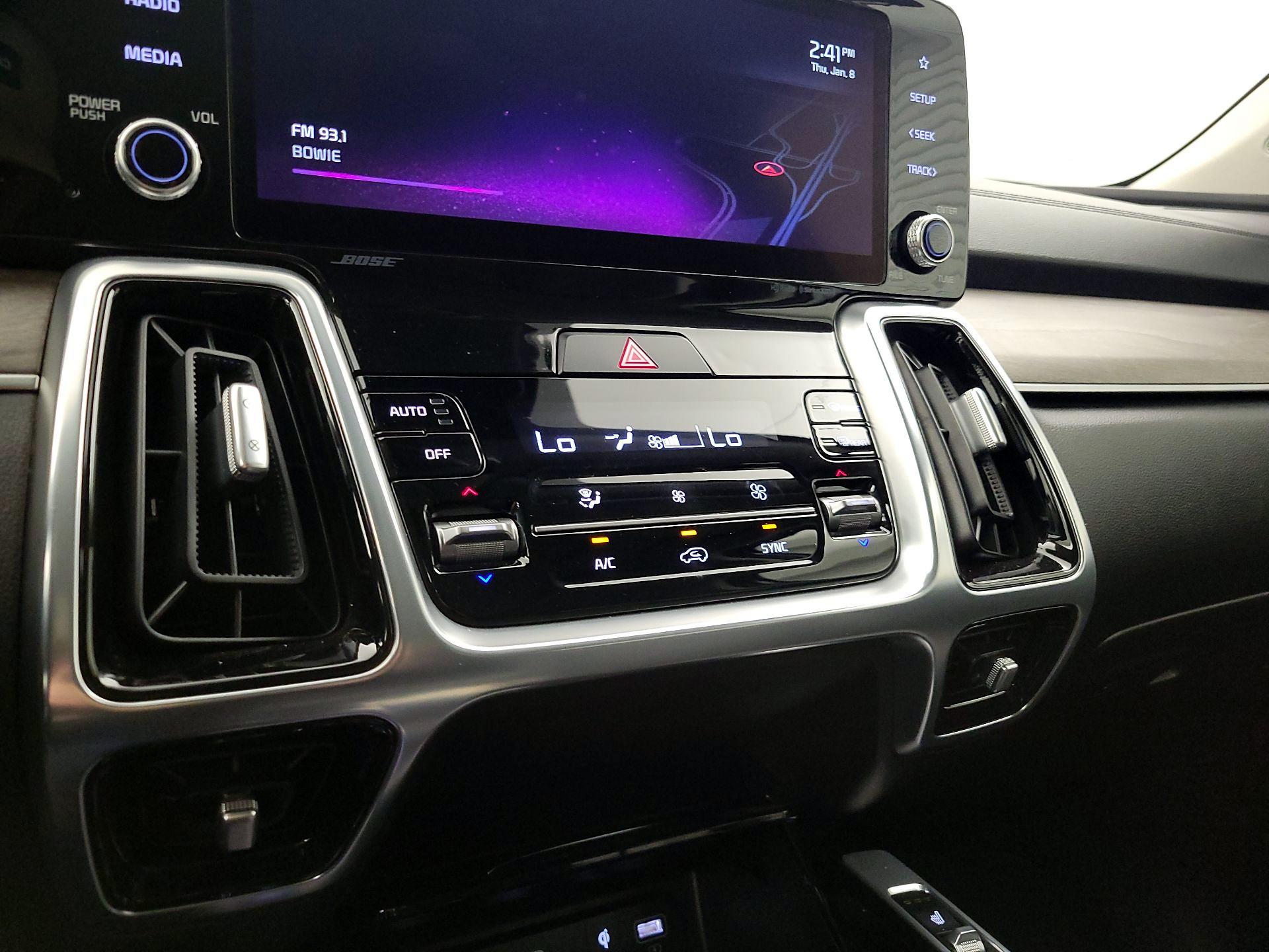 Thumbnail: 2022 Kia Sorento - 17