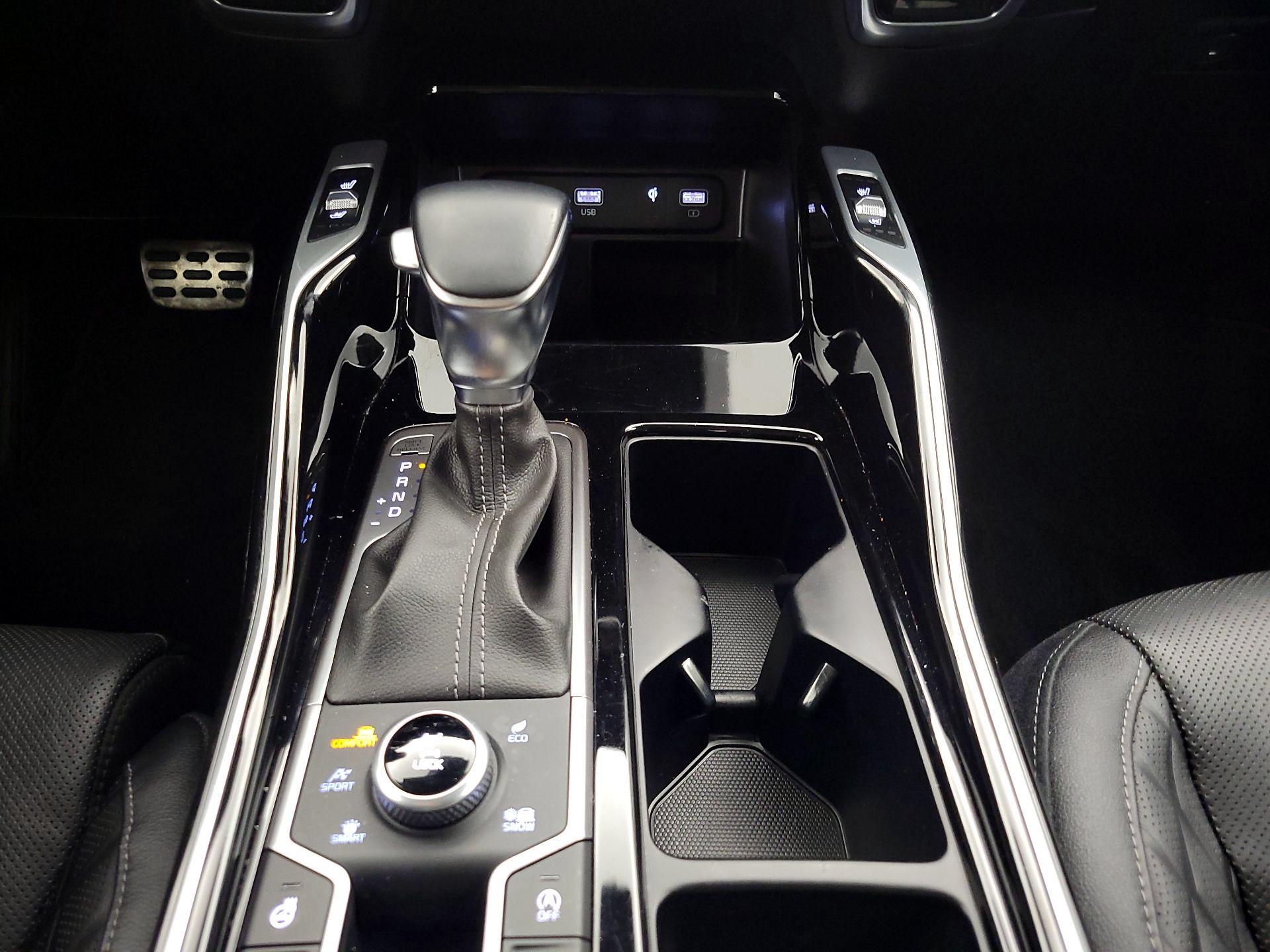 Thumbnail: 2022 Kia Sorento - 18