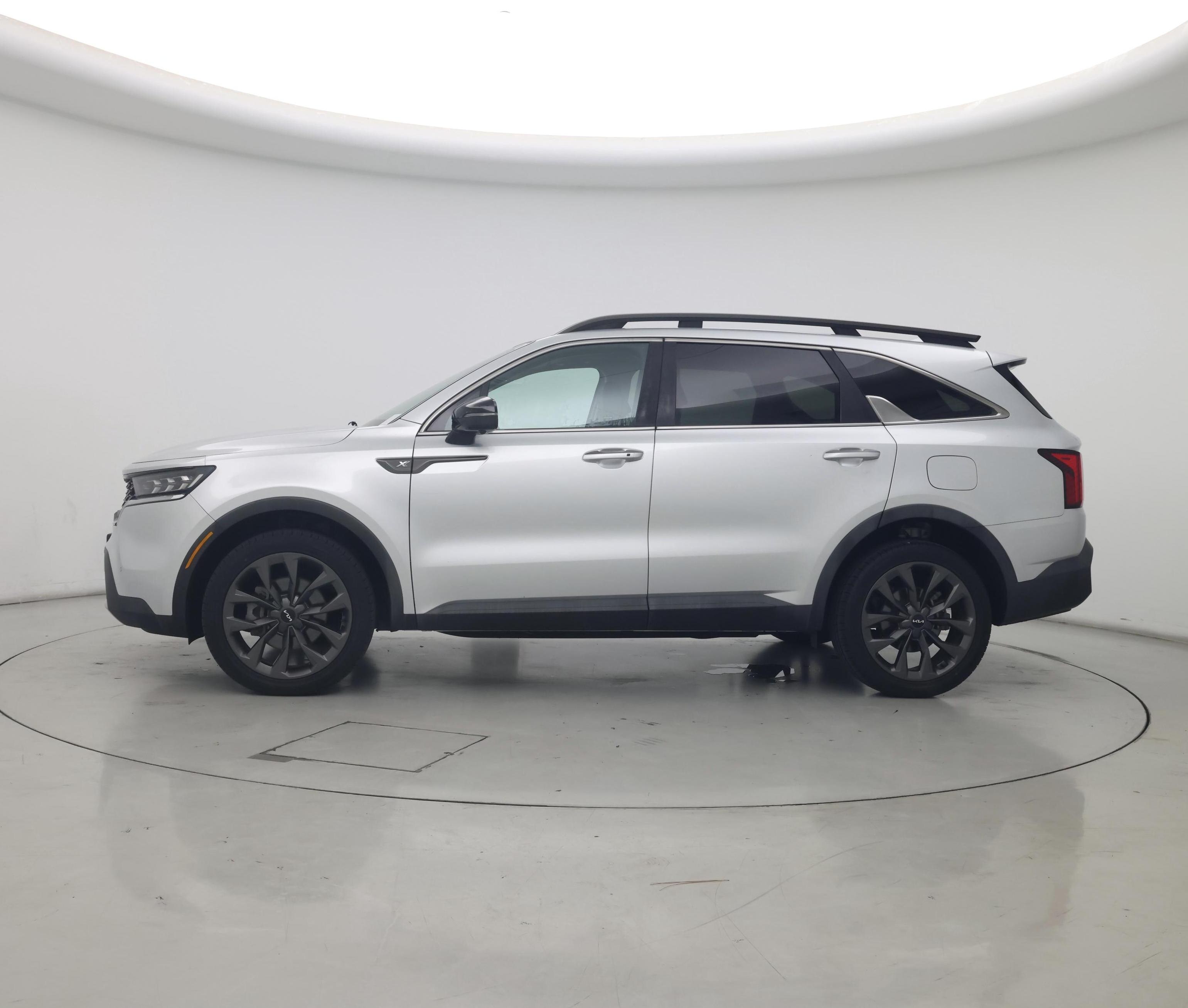 Thumbnail: 2022 Kia Sorento - 3