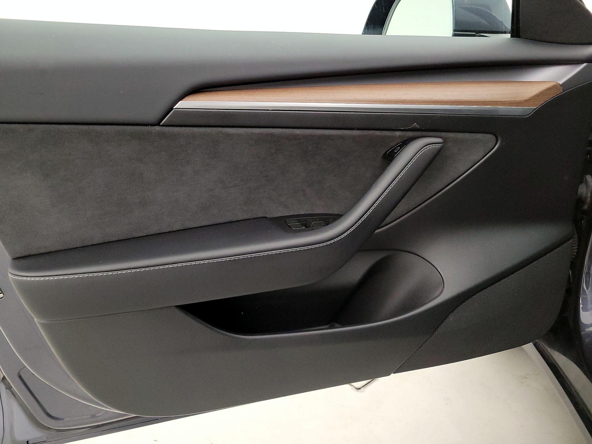 Thumbnail: 2023 Tesla Model 3 - 12