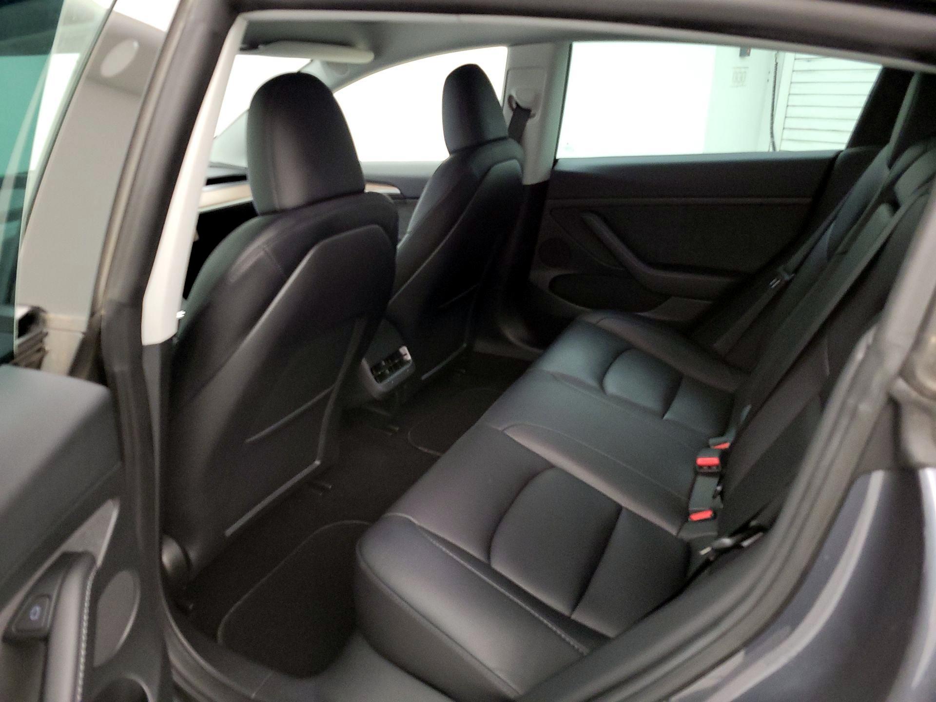 Thumbnail: 2023 Tesla Model 3 - 19