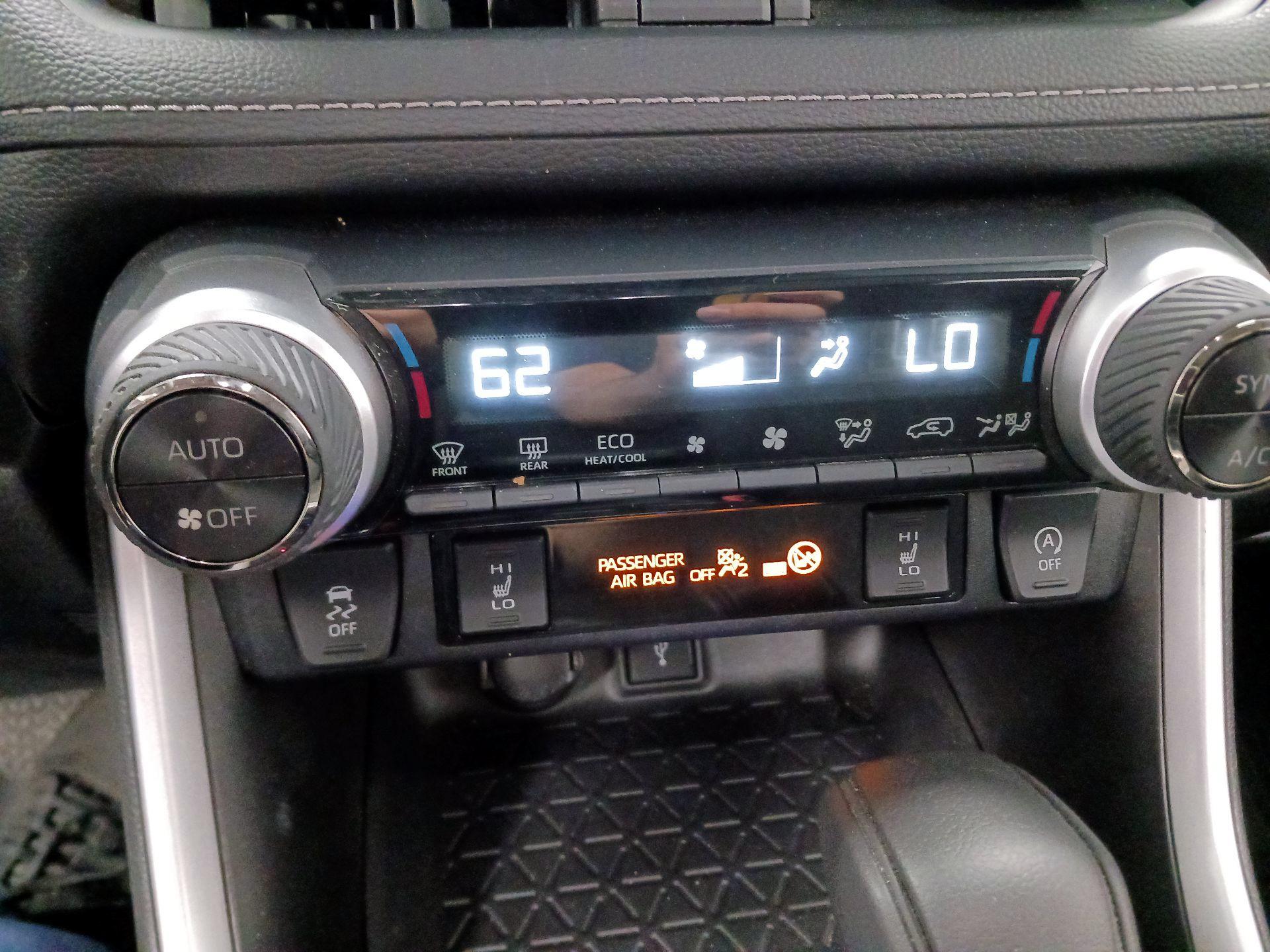 Thumbnail: 2022 Toyota RAV4 - 14