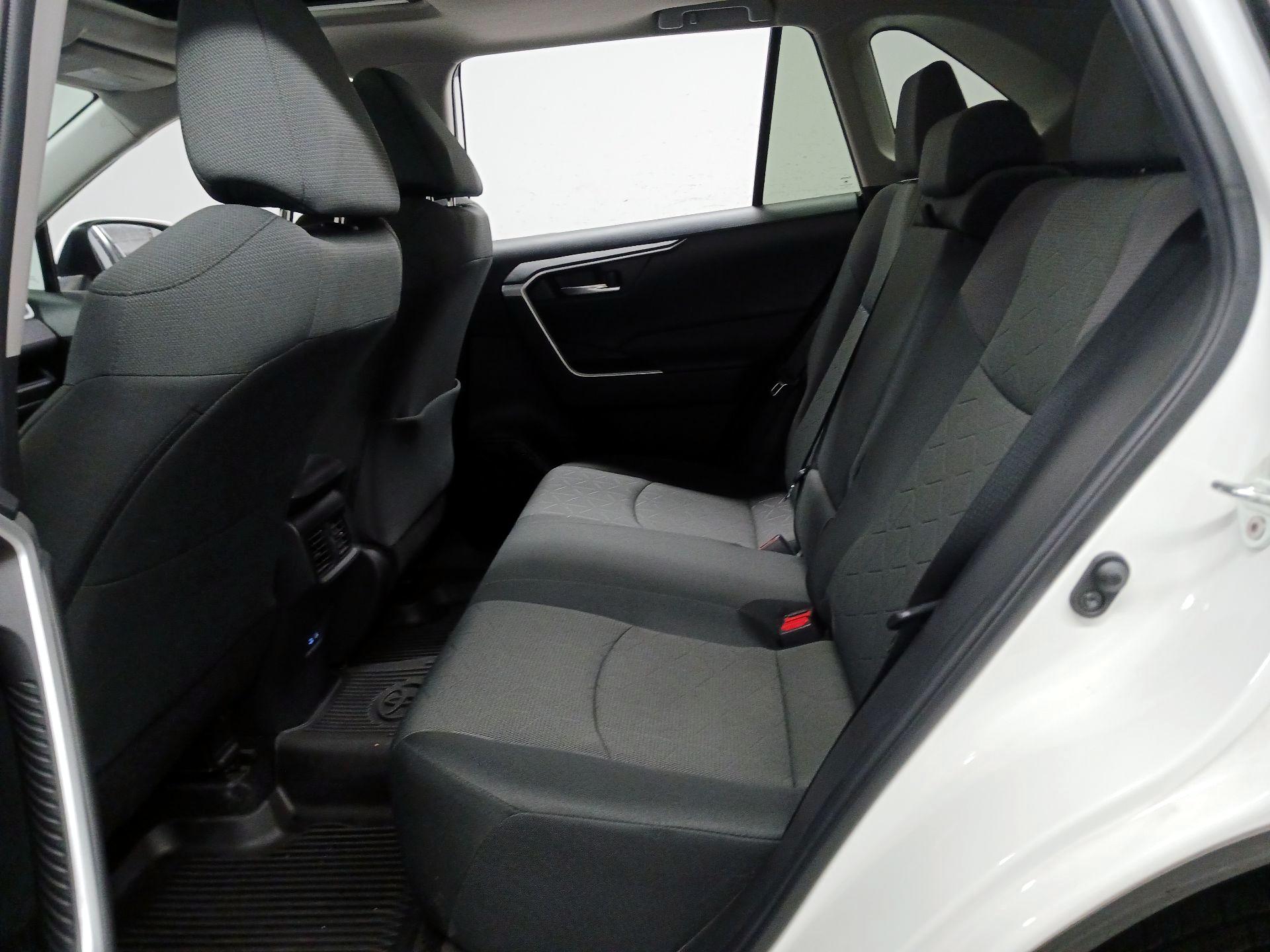 Thumbnail: 2022 Toyota RAV4 - 18