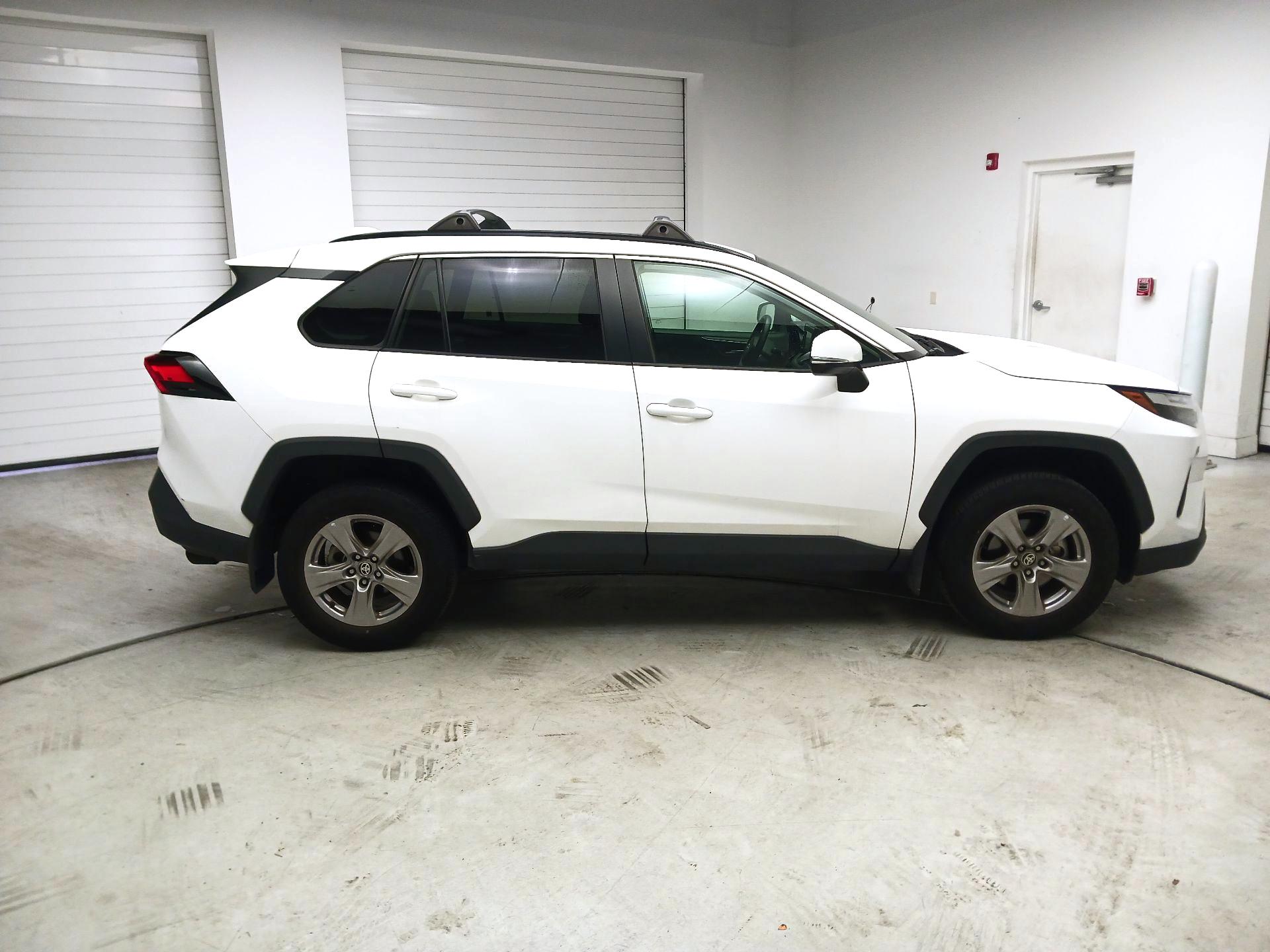 Thumbnail: 2022 Toyota RAV4 - 4