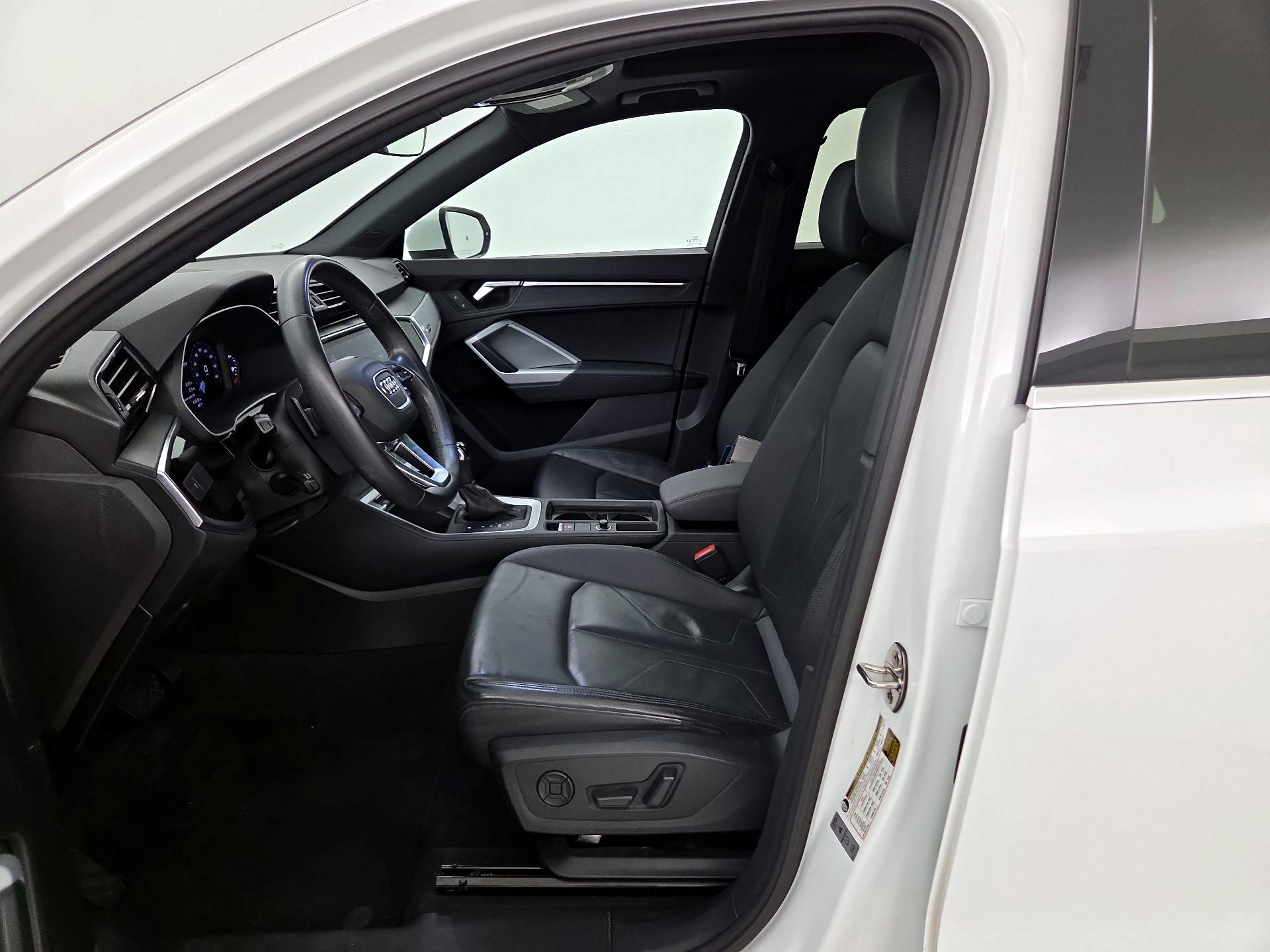 Thumbnail: 2021 Audi Q3 - 11