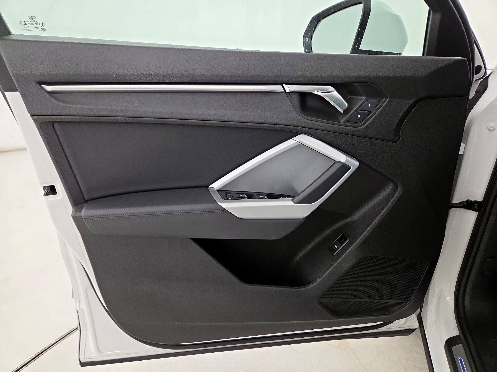 Thumbnail: 2021 Audi Q3 - 12