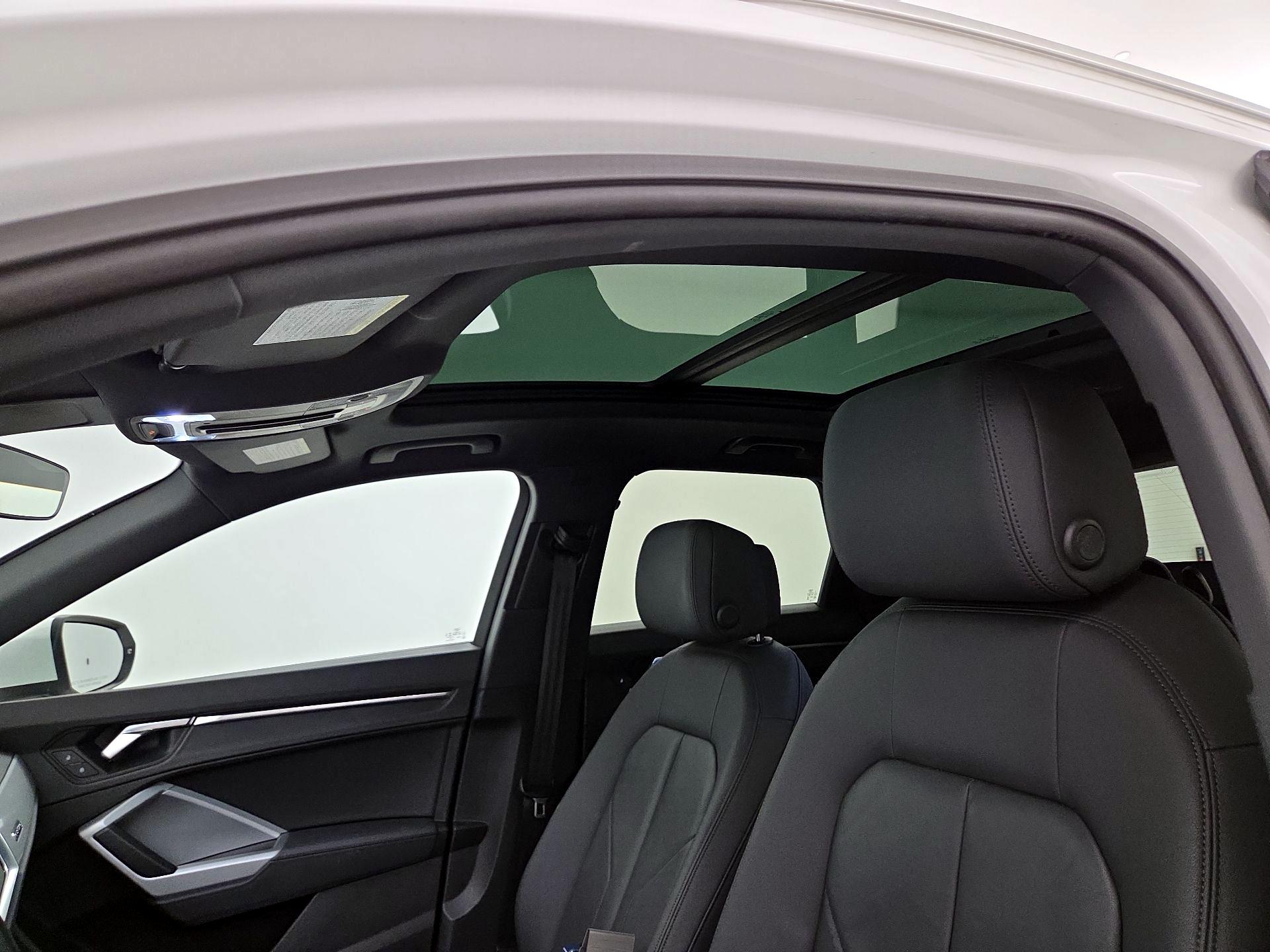 Thumbnail: 2021 Audi Q3 - 13