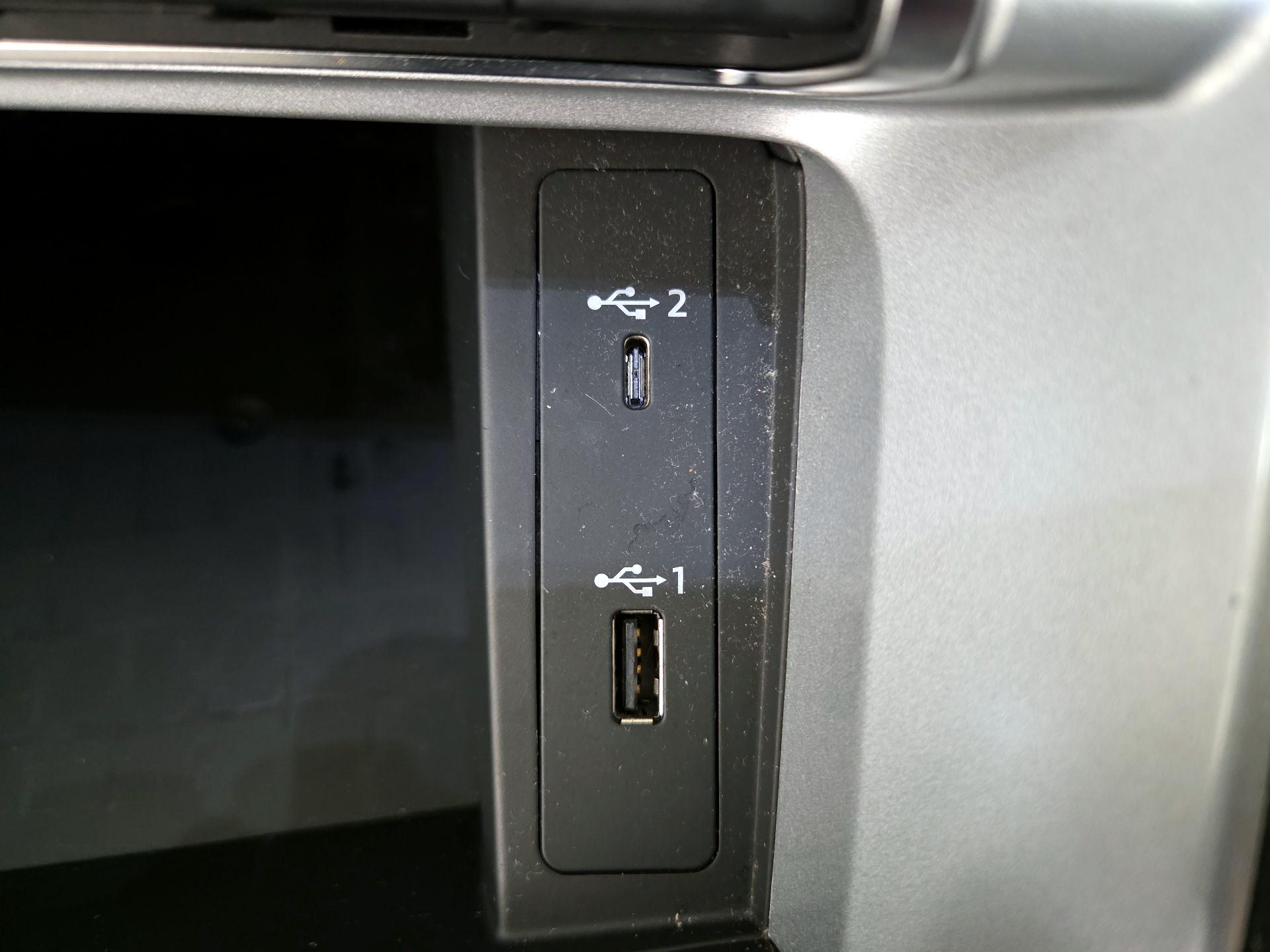 Thumbnail: 2021 Audi Q3 - 18