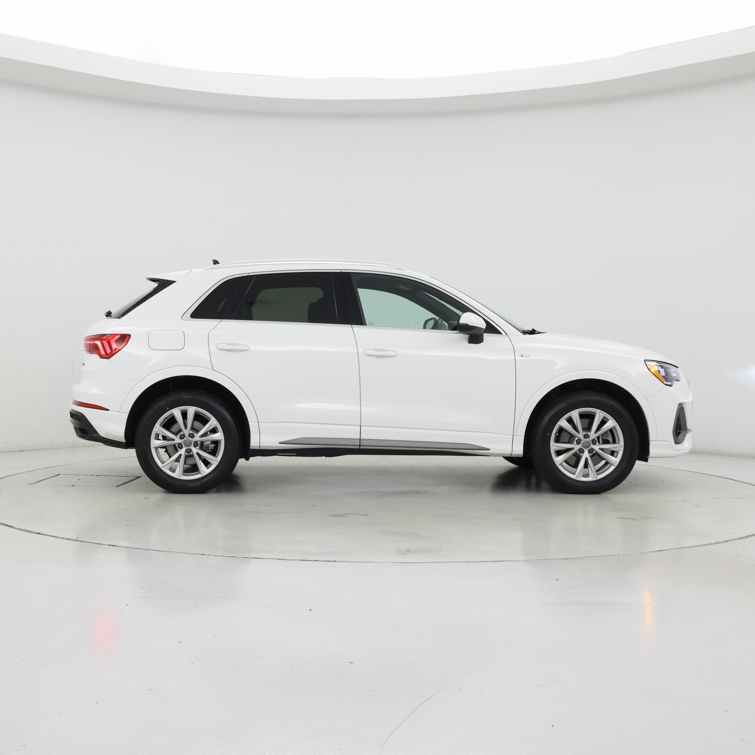 Thumbnail: 2021 Audi Q3 - 7