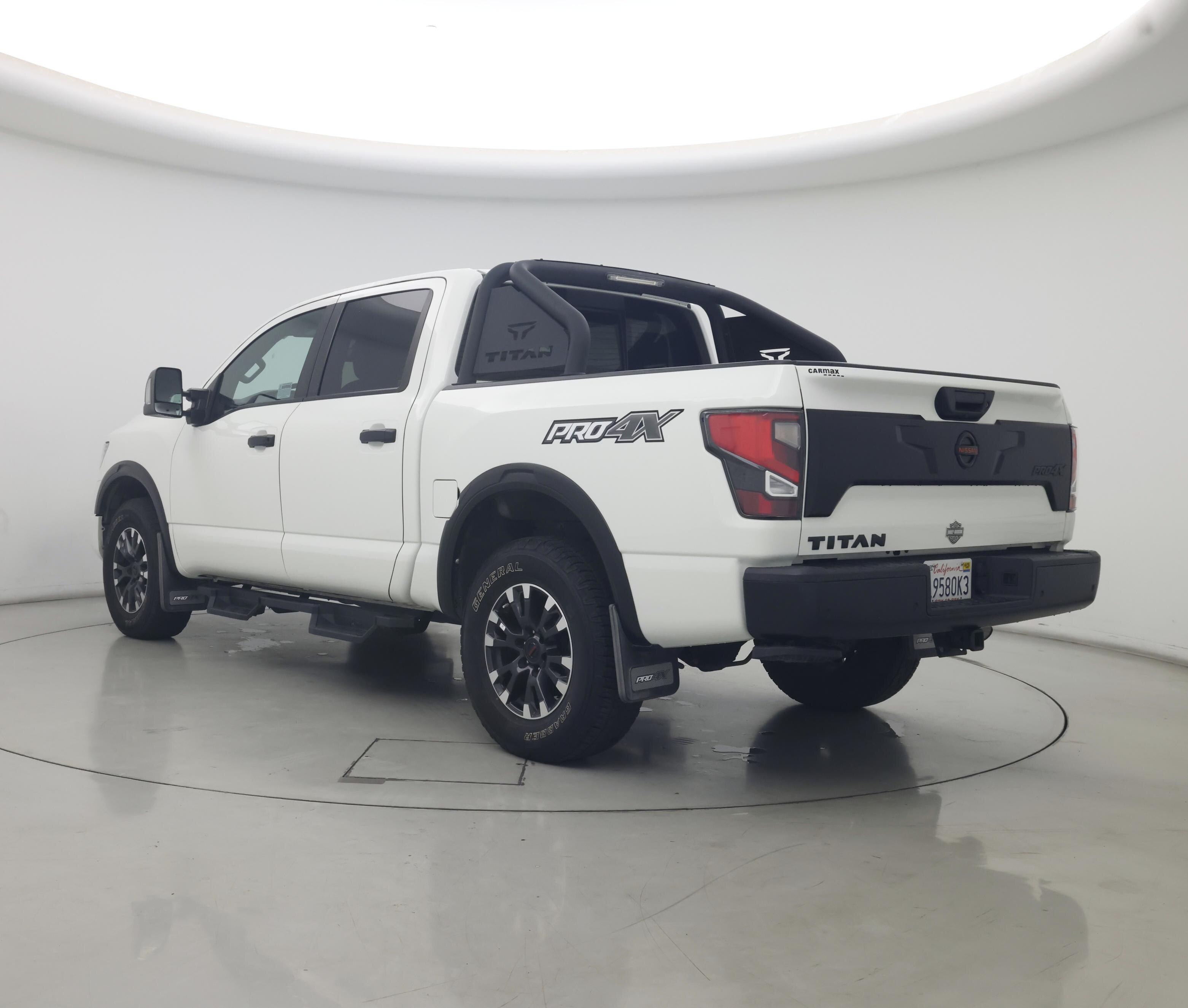 Thumbnail: 2021 Nissan Titan - 2