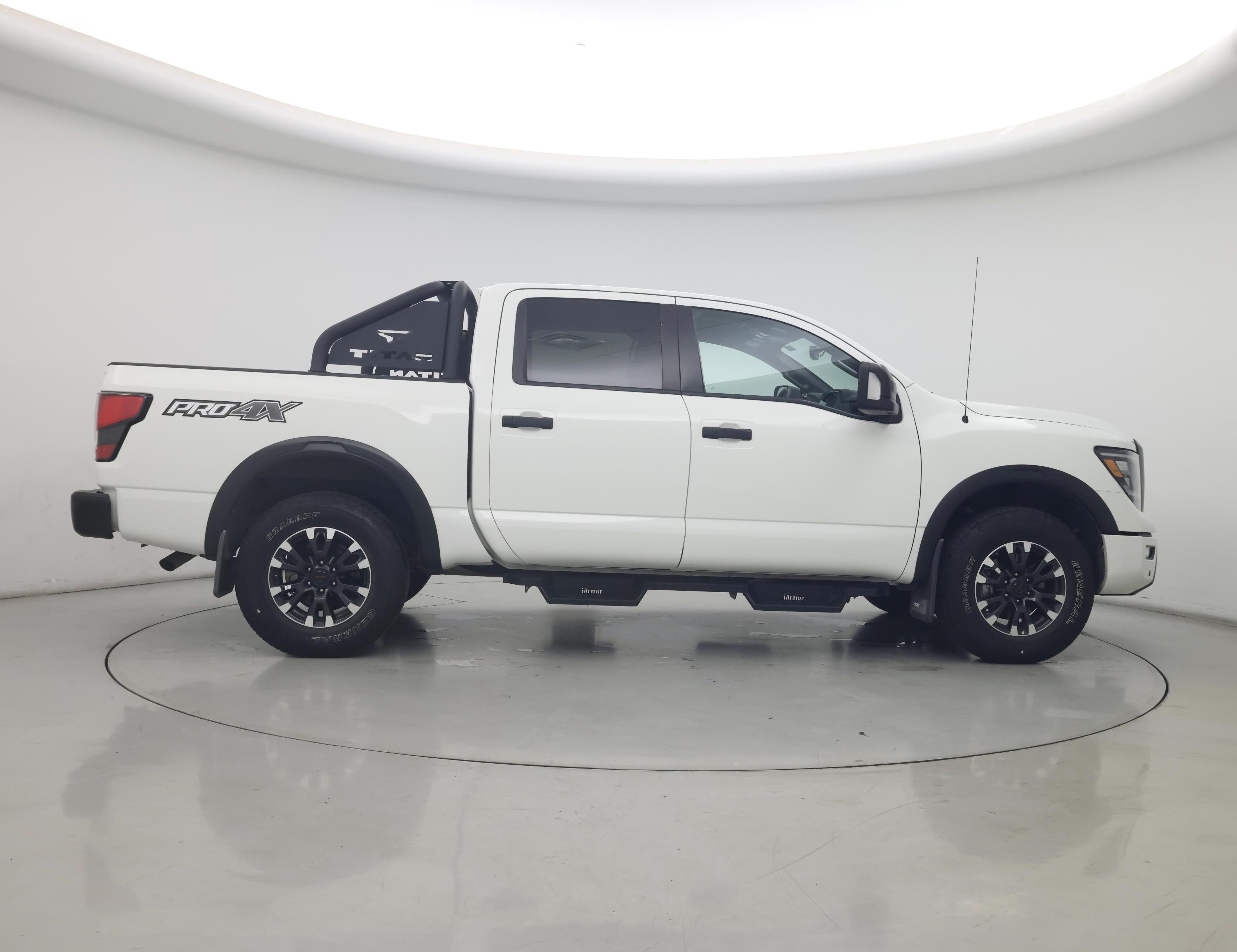 Thumbnail: 2021 Nissan Titan - 7