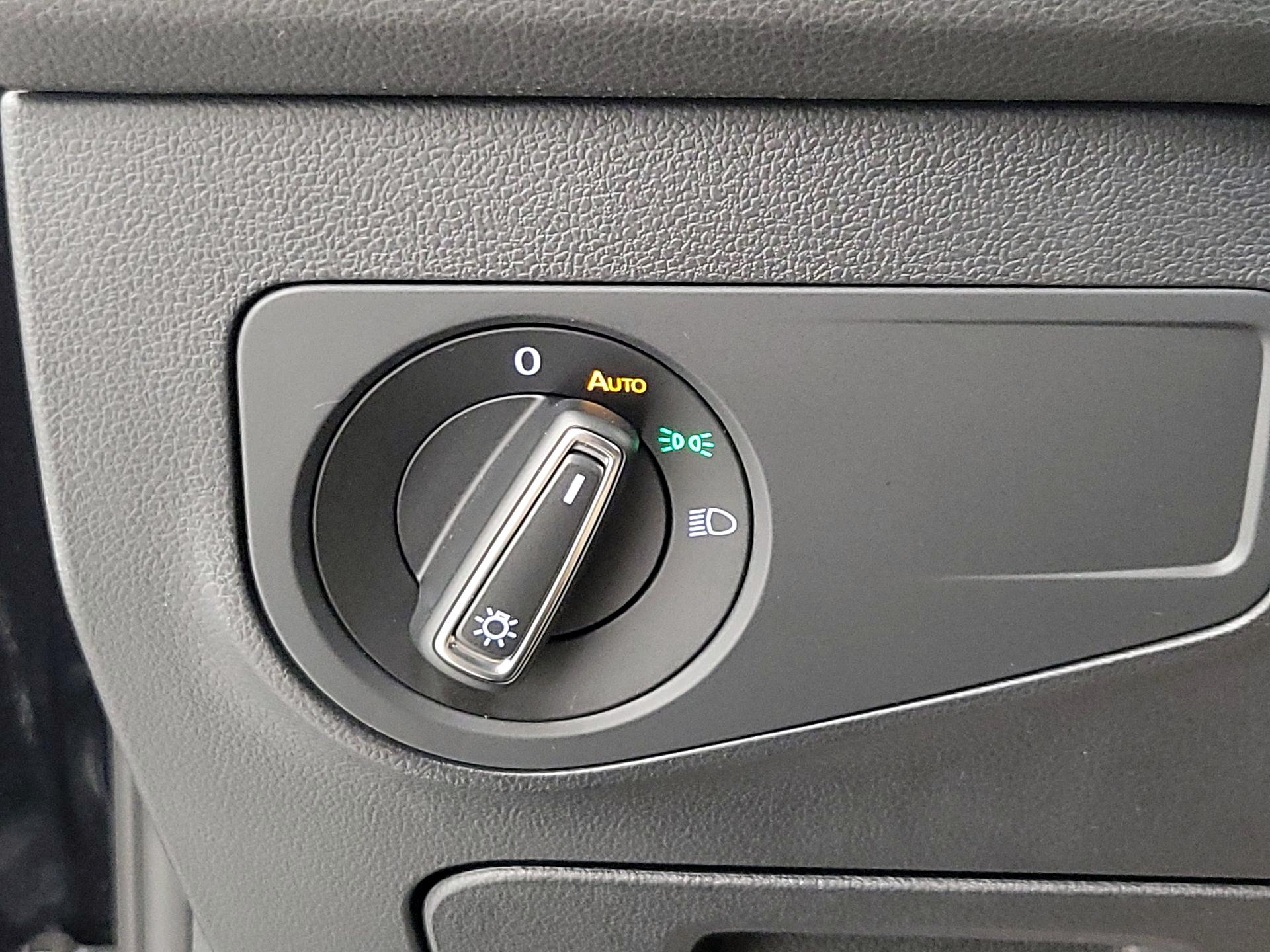 Thumbnail: 2022 Volkswagen Tiguan - 13