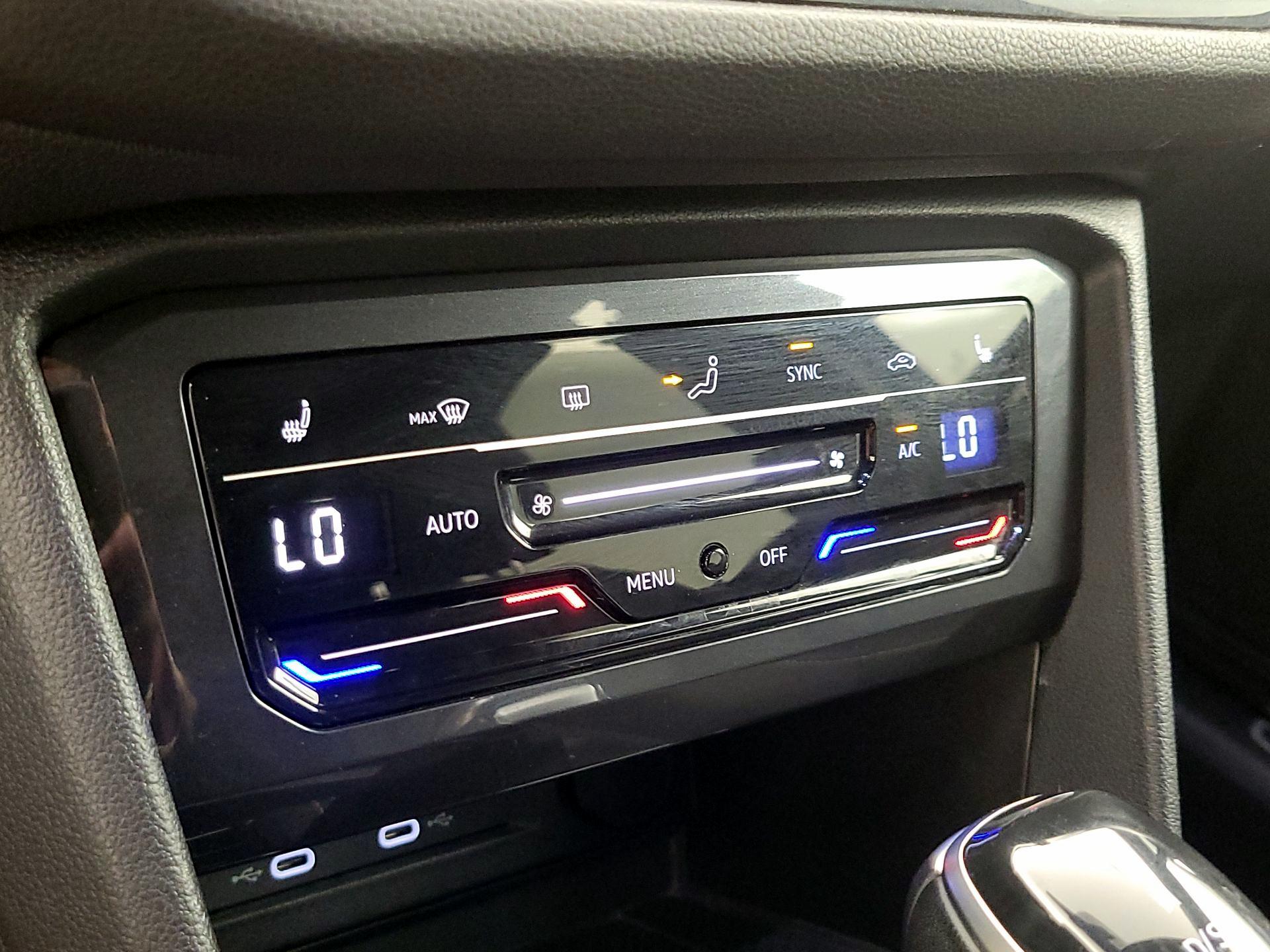 Thumbnail: 2022 Volkswagen Tiguan - 16