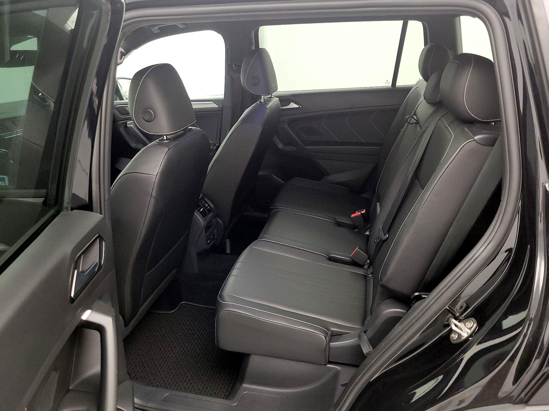 Thumbnail: 2022 Volkswagen Tiguan - 19