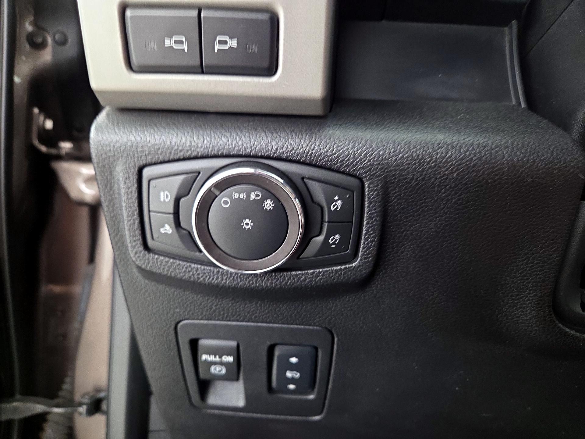 Thumbnail: 2018 Ford F-150 - 13