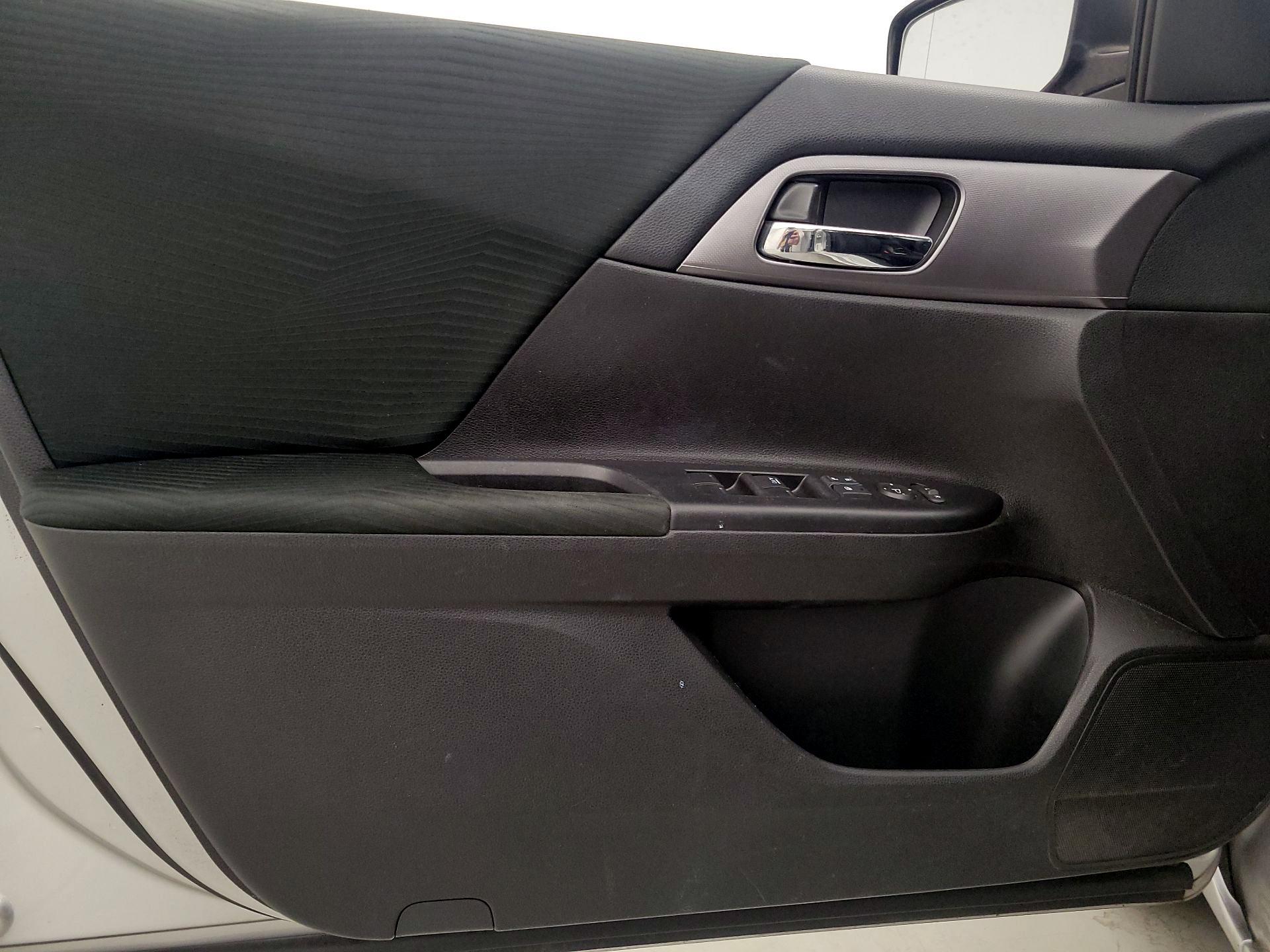 Thumbnail: 2015 Honda Accord - 12