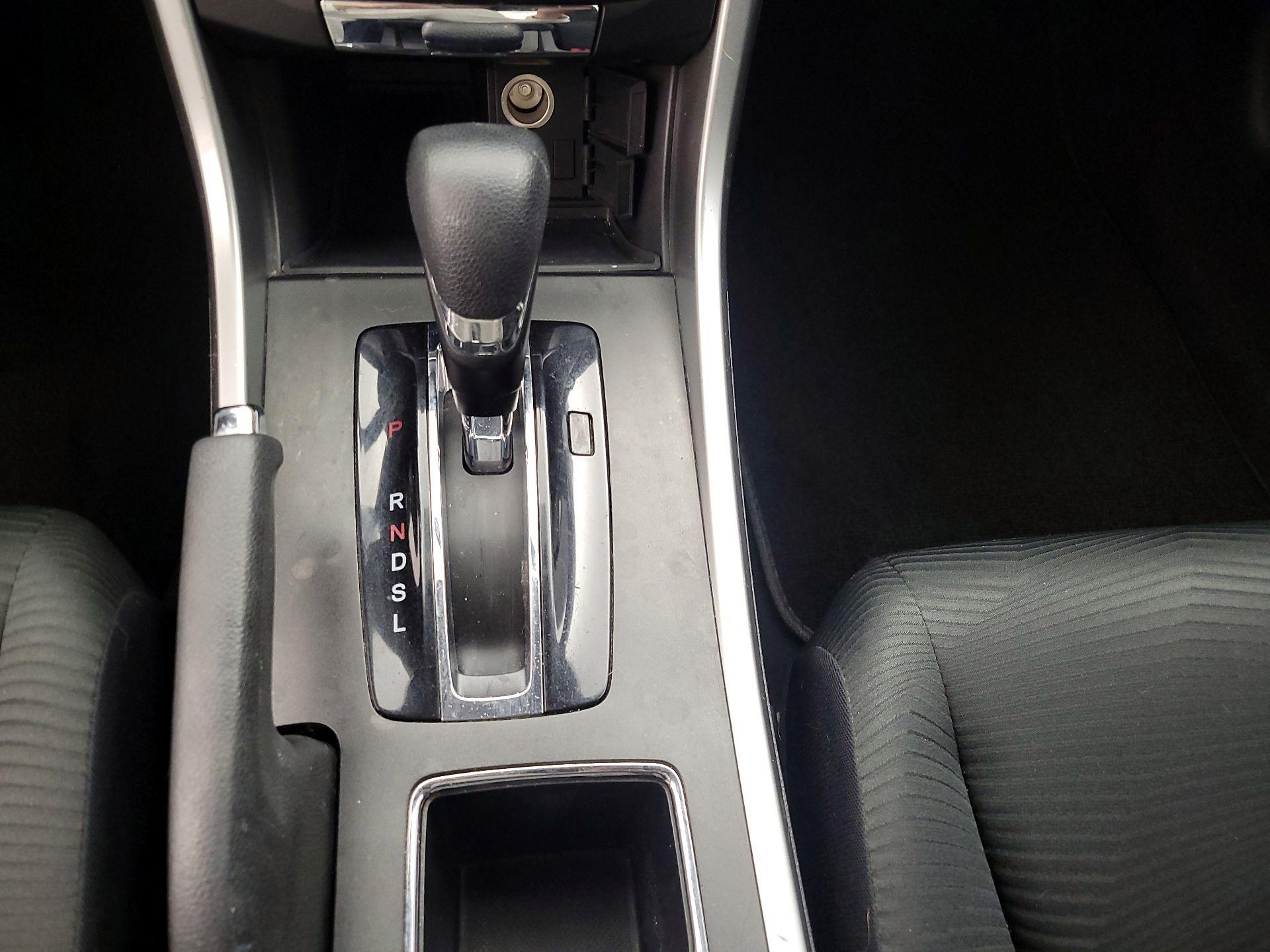 Thumbnail: 2015 Honda Accord - 17