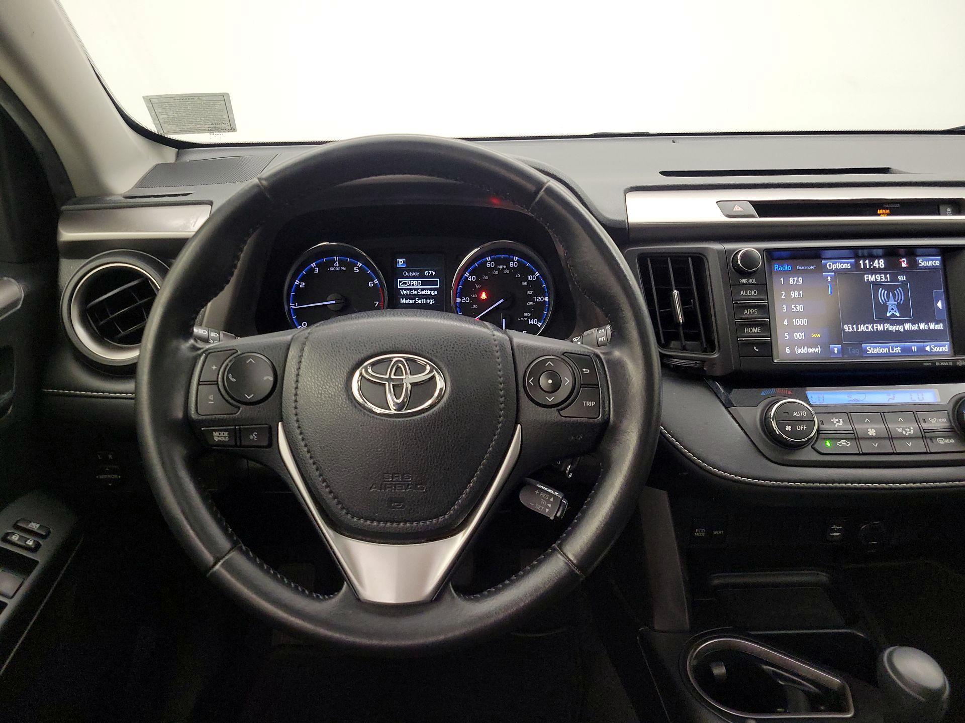 Thumbnail: 2016 Toyota RAV4 - 10