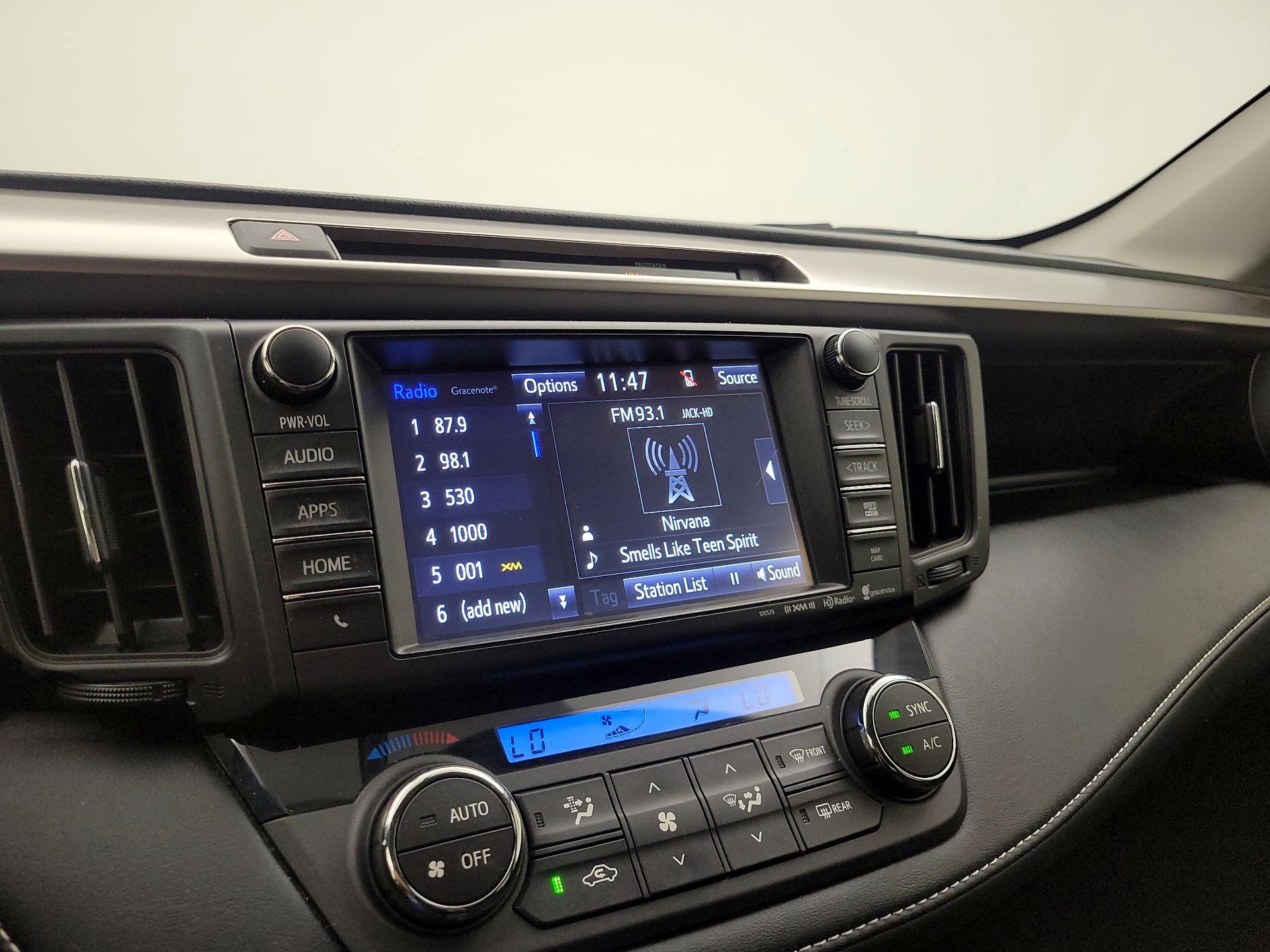 Thumbnail: 2016 Toyota RAV4 - 15