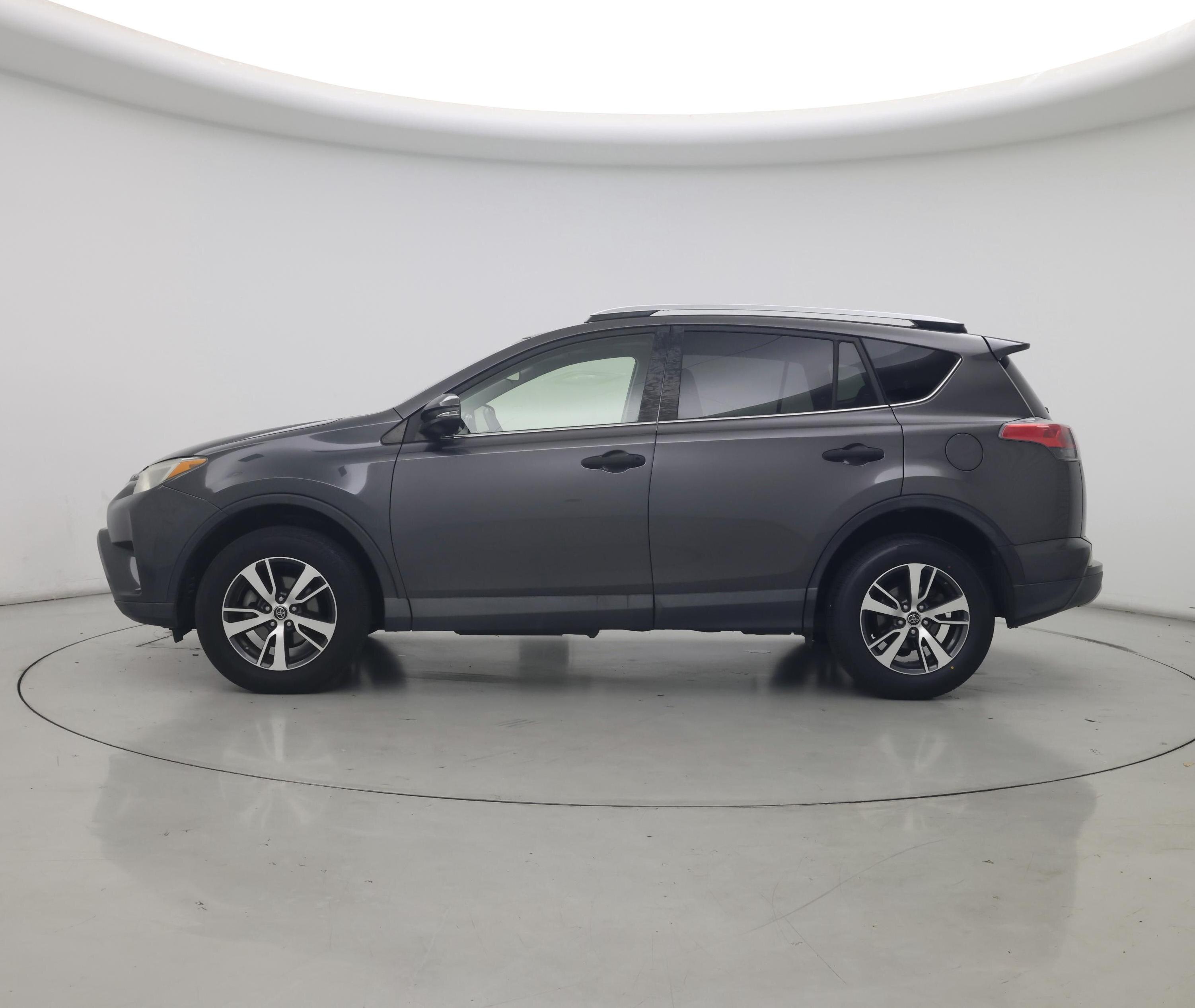Thumbnail: 2016 Toyota RAV4 - 3