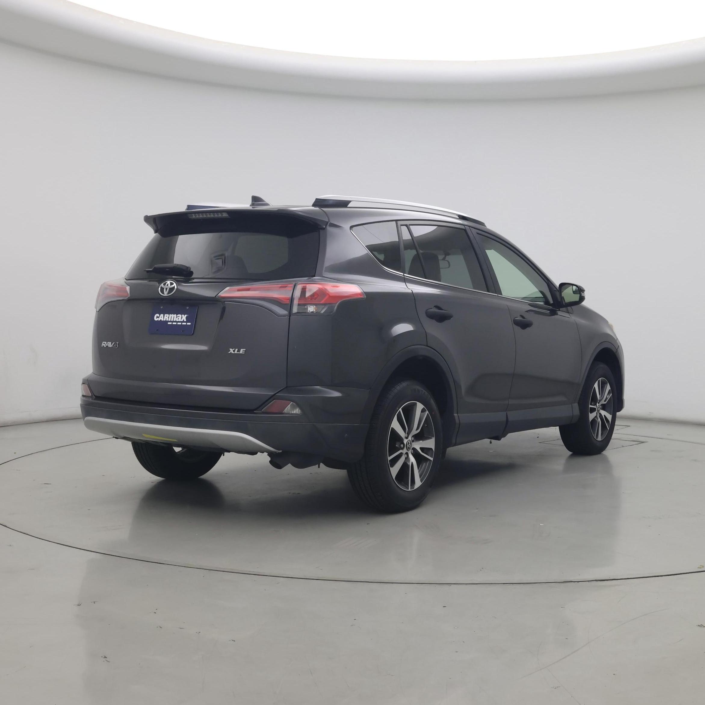 Thumbnail: 2016 Toyota RAV4 - 8
