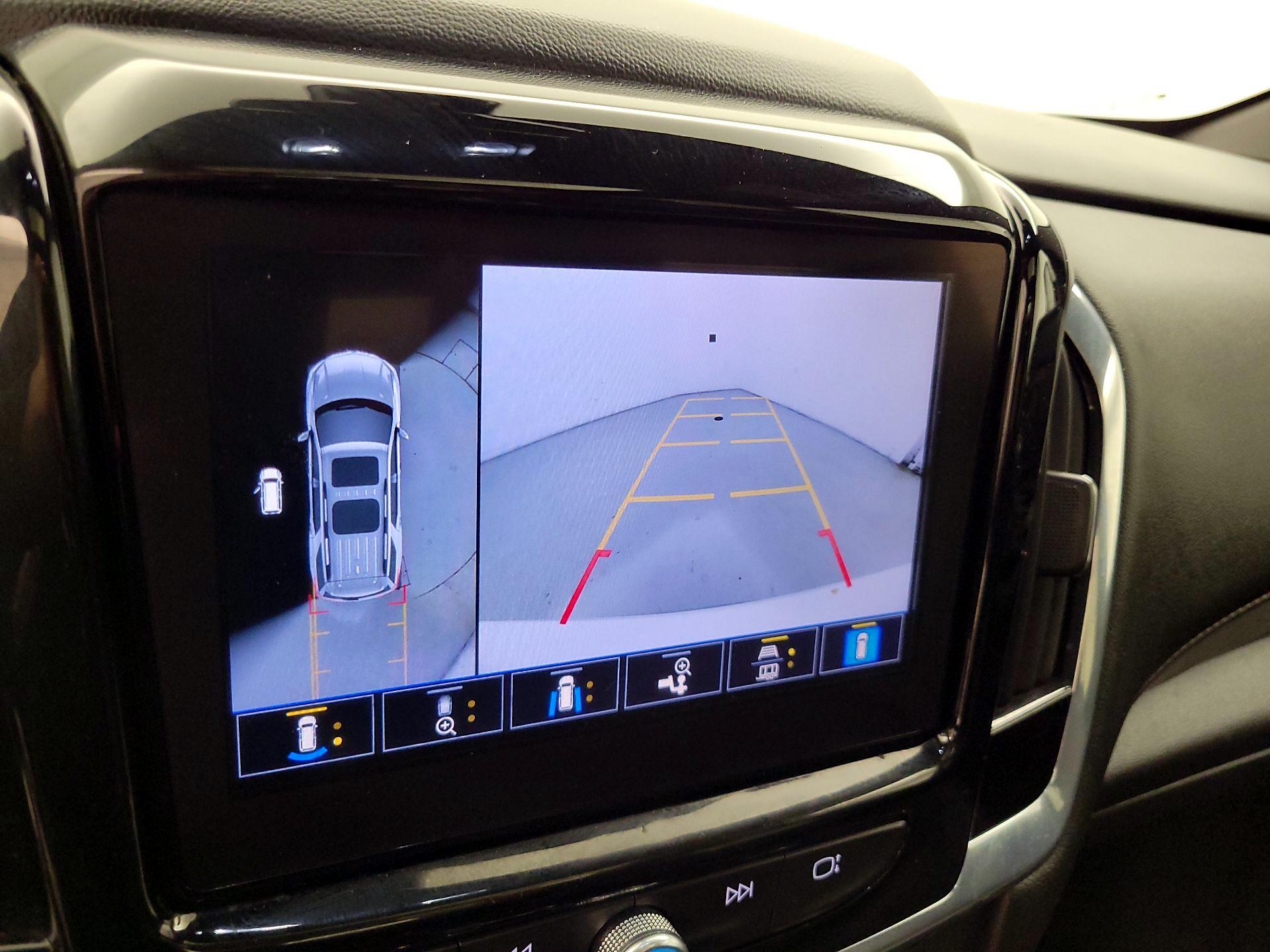 Thumbnail: 2023 Chevrolet Traverse - 14