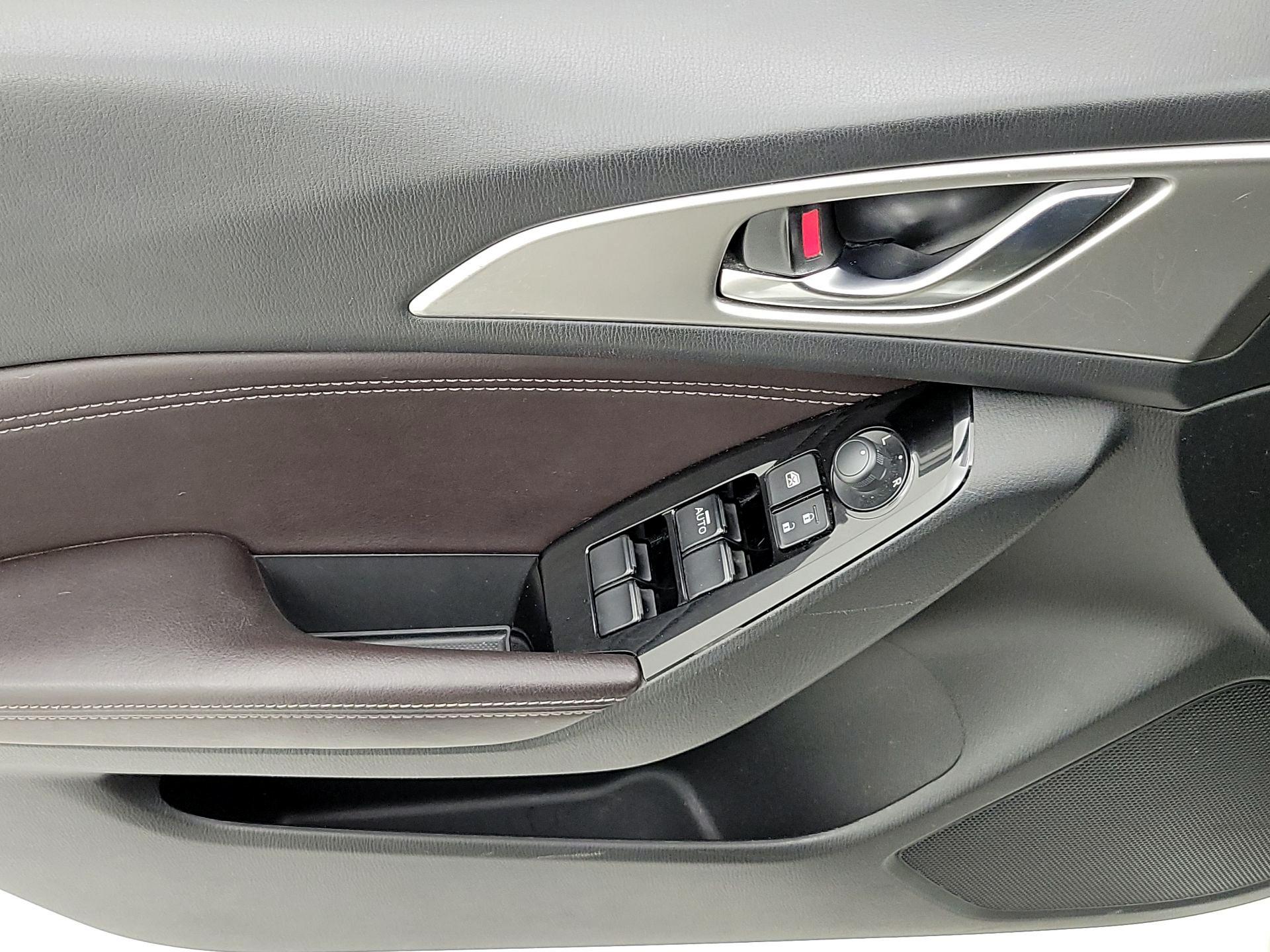 Thumbnail: 2017 Mazda Mazda3 - 12