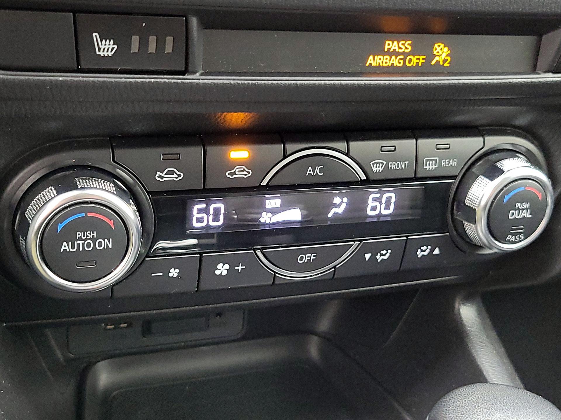 Thumbnail: 2017 Mazda Mazda3 - 16