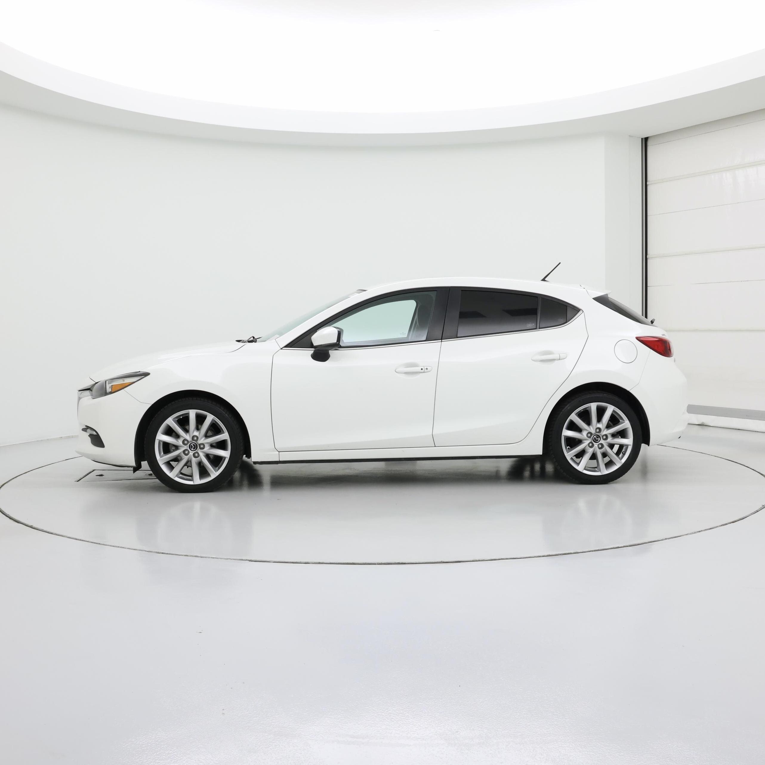 Thumbnail: 2017 Mazda Mazda3 - 3