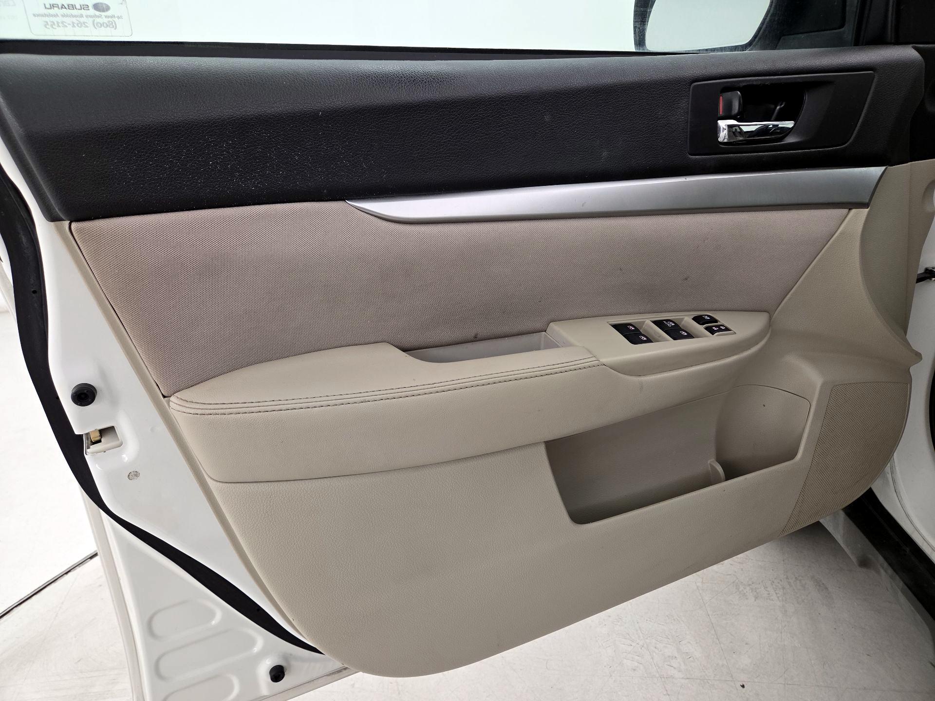 Thumbnail: 2014 Subaru Outback - 12