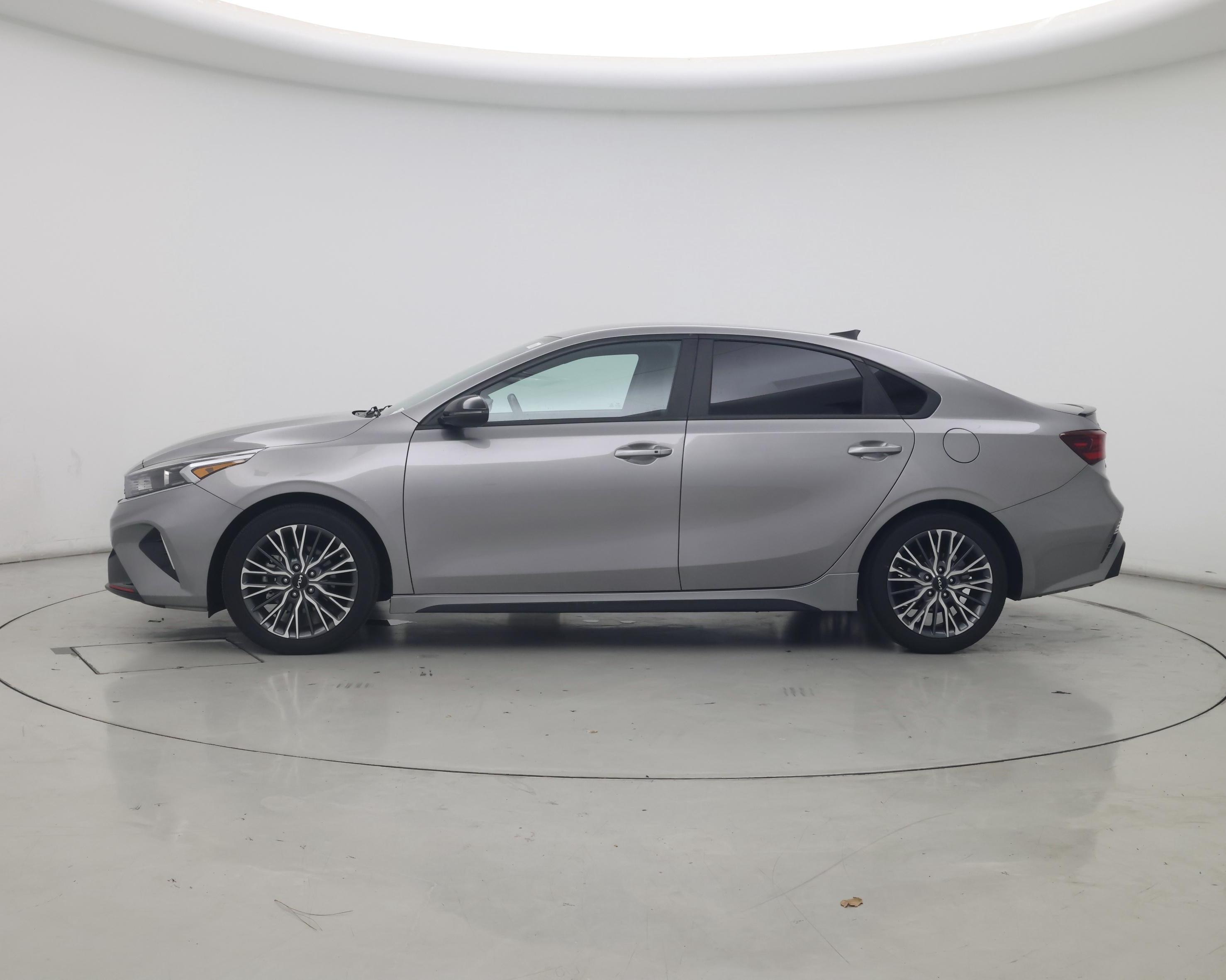 Thumbnail: 2023 Kia Forte - 3