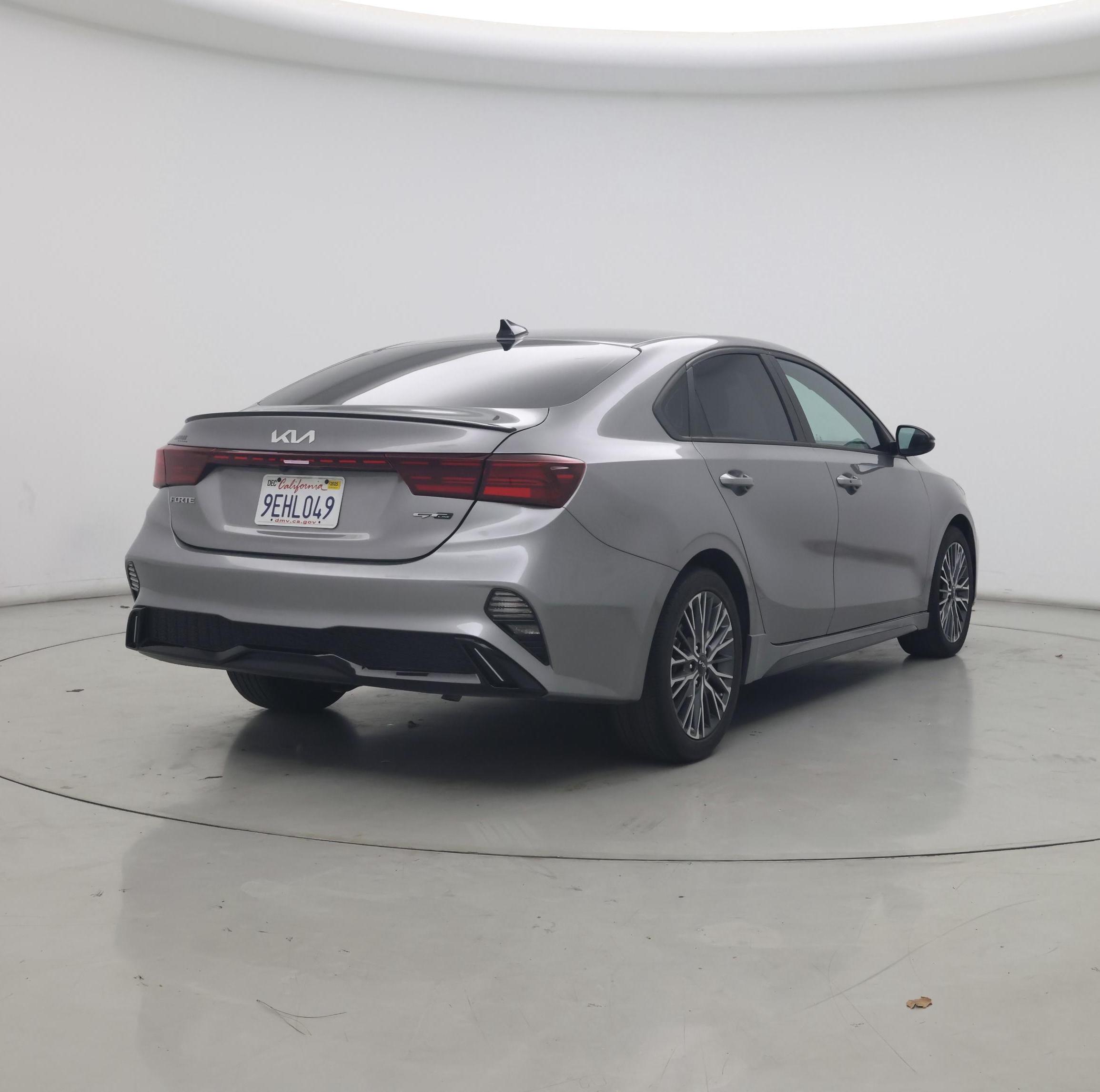 Thumbnail: 2023 Kia Forte - 8