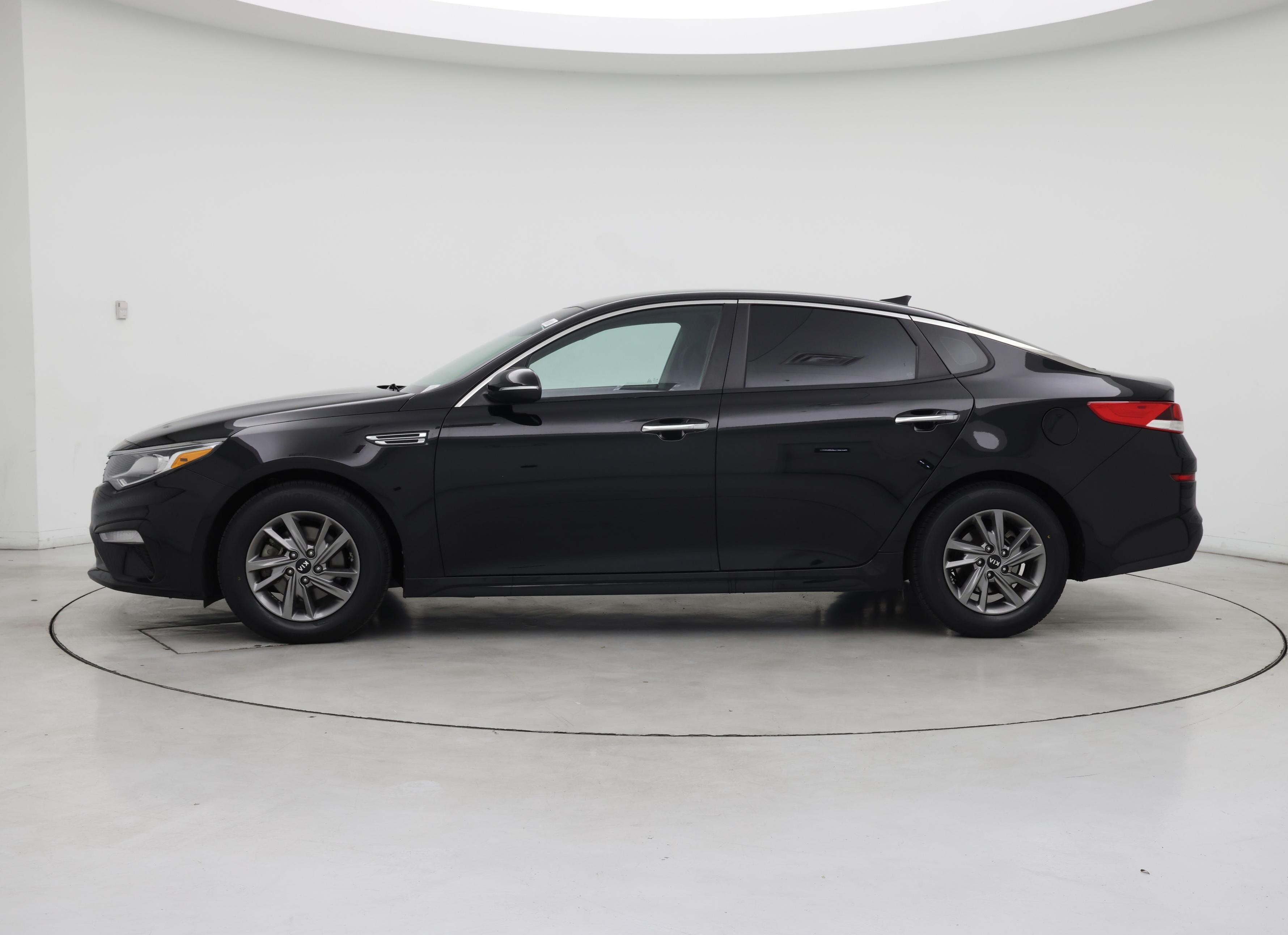 Thumbnail: 2019 Kia Optima - 3