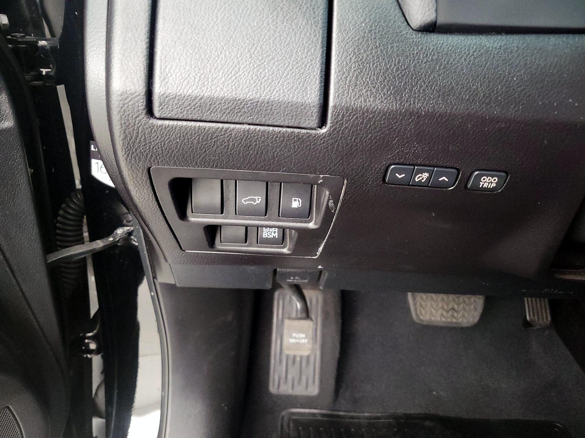 Thumbnail: 2015 Lexus RX - 13