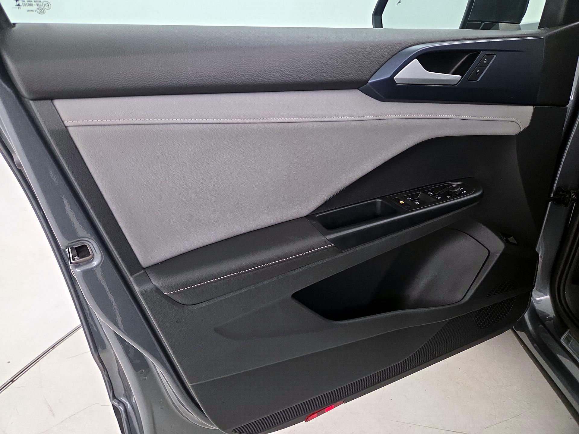 Thumbnail: 2024 Volkswagen Taos - 12