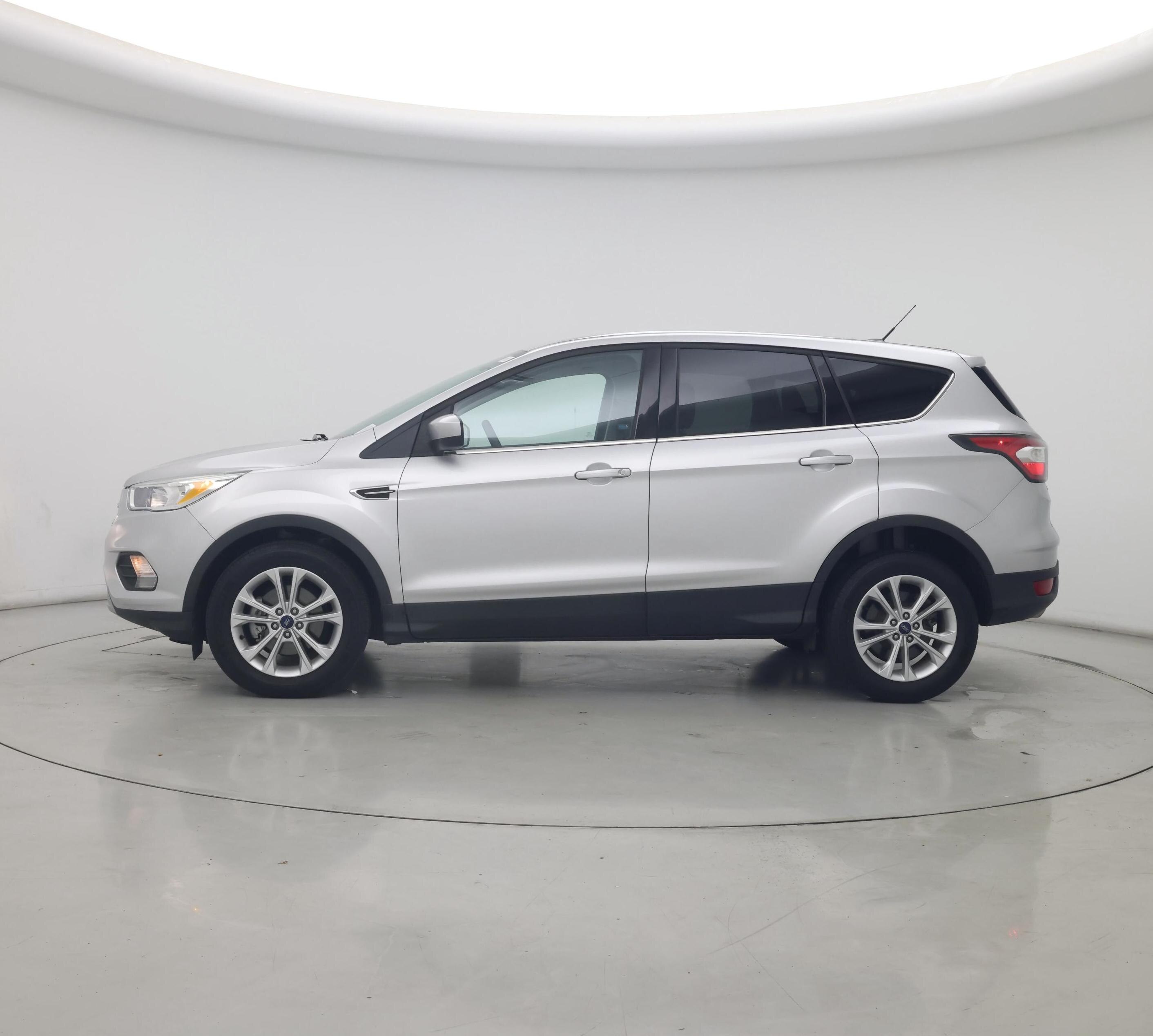 Thumbnail: 2017 Ford Escape - 3