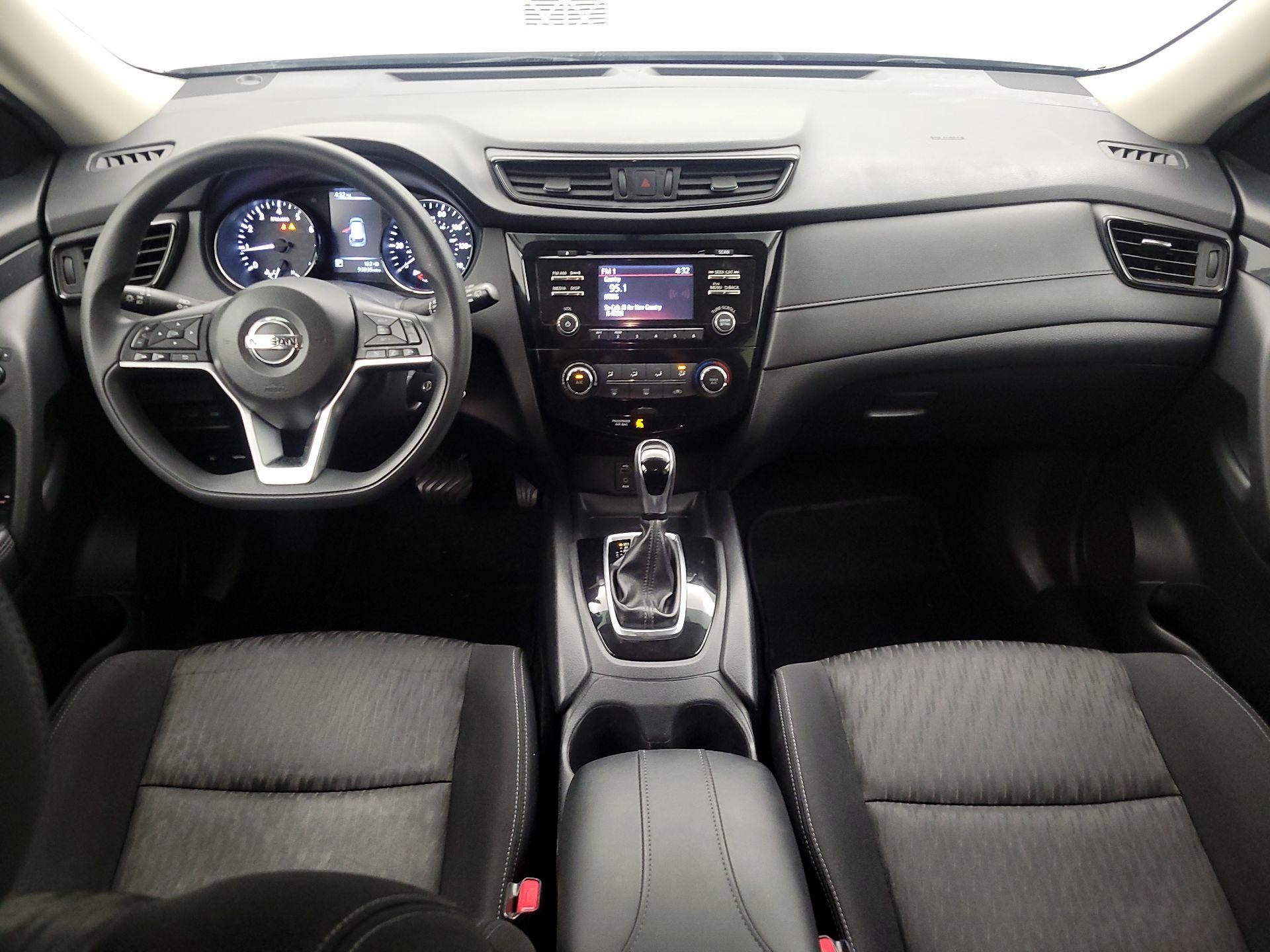 Thumbnail: 2017 Nissan Rogue - 9