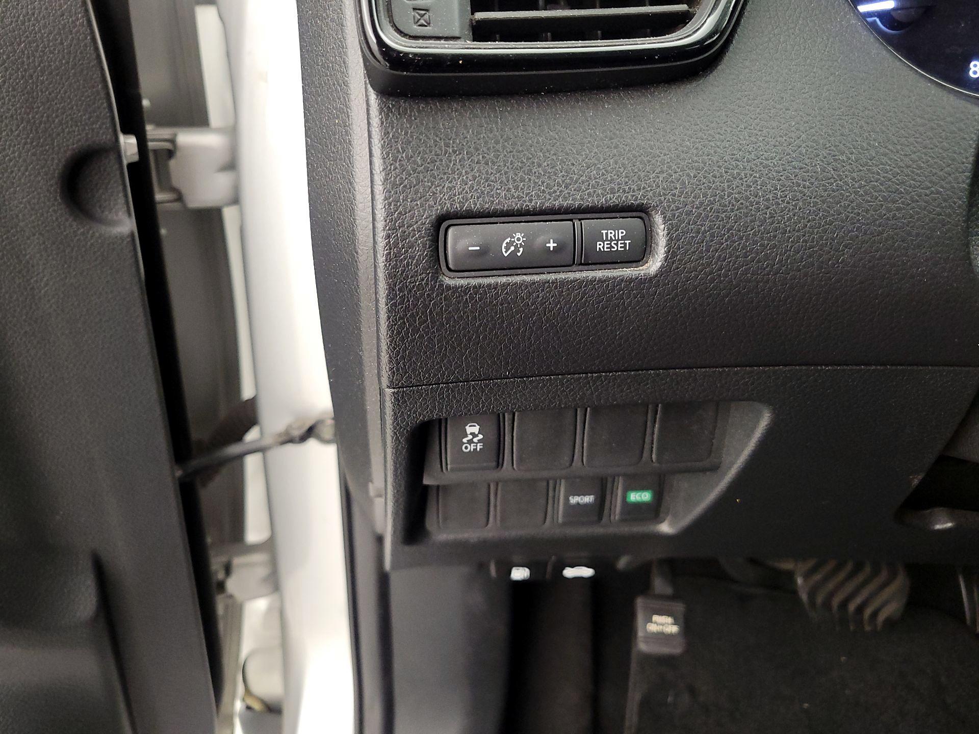 Thumbnail: 2017 Nissan Rogue - 13