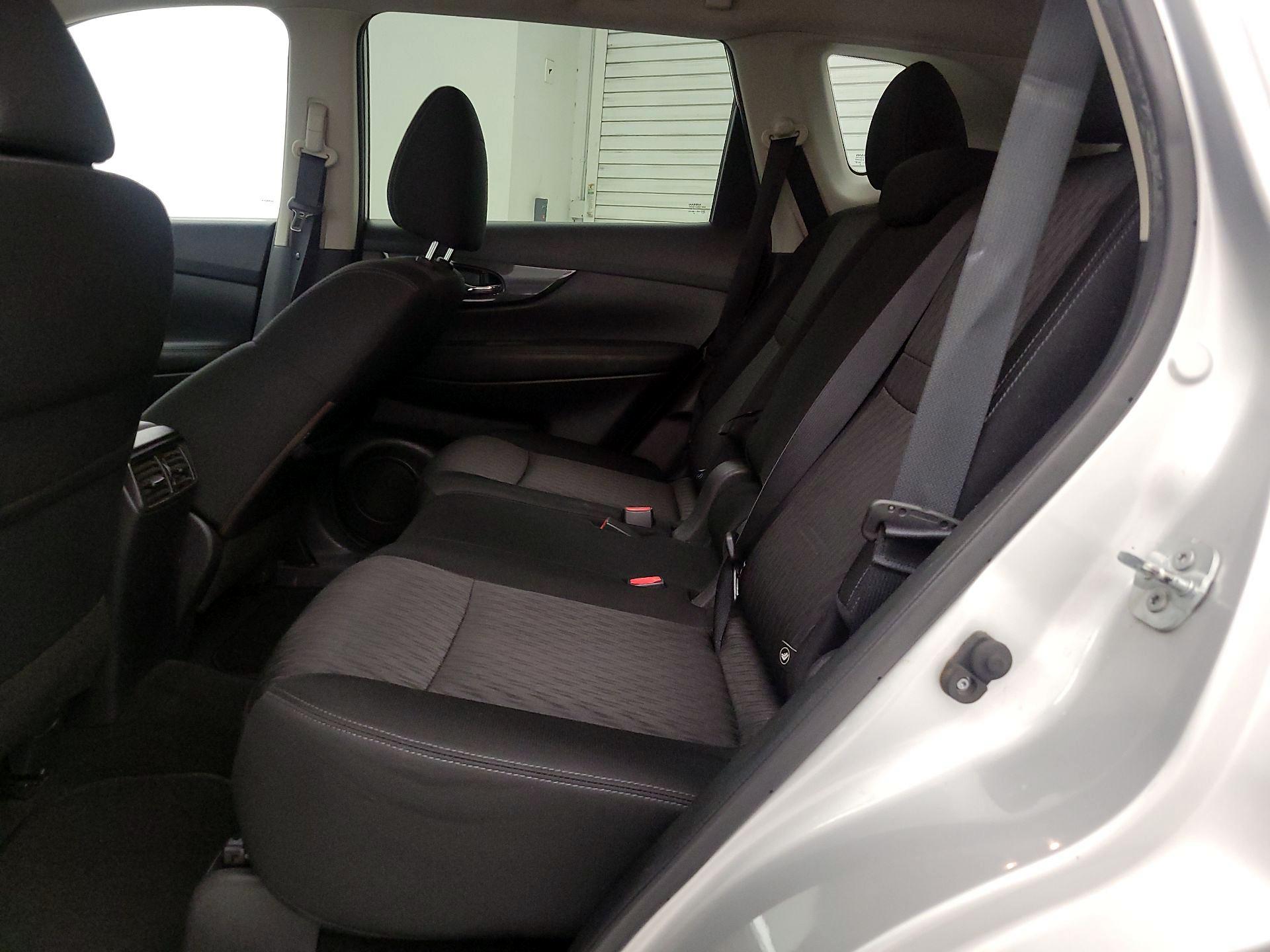 Thumbnail: 2017 Nissan Rogue - 19